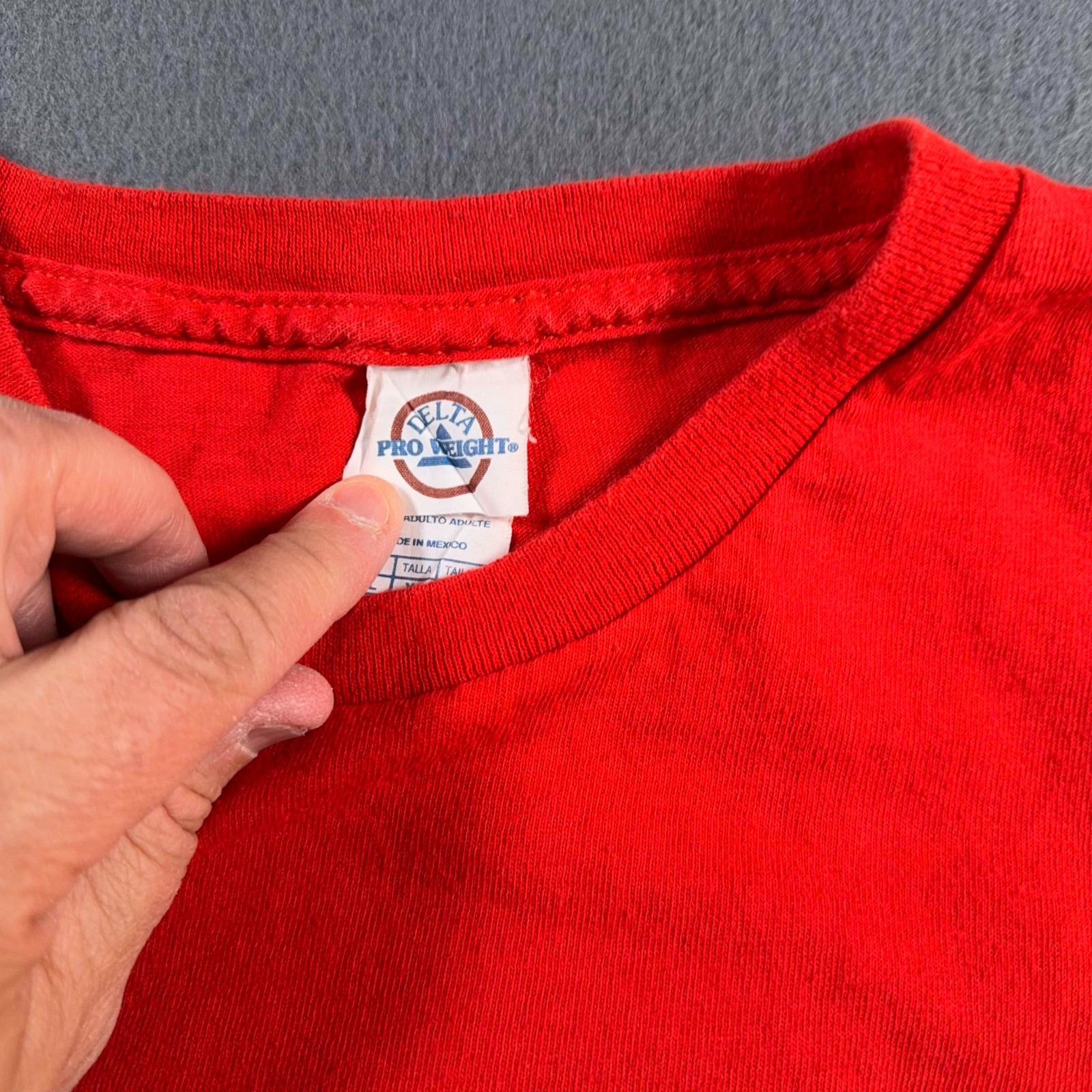 NCAA Ritz Cracker T-Shirt – X-Large Red College Football Good Condition! Mens XL