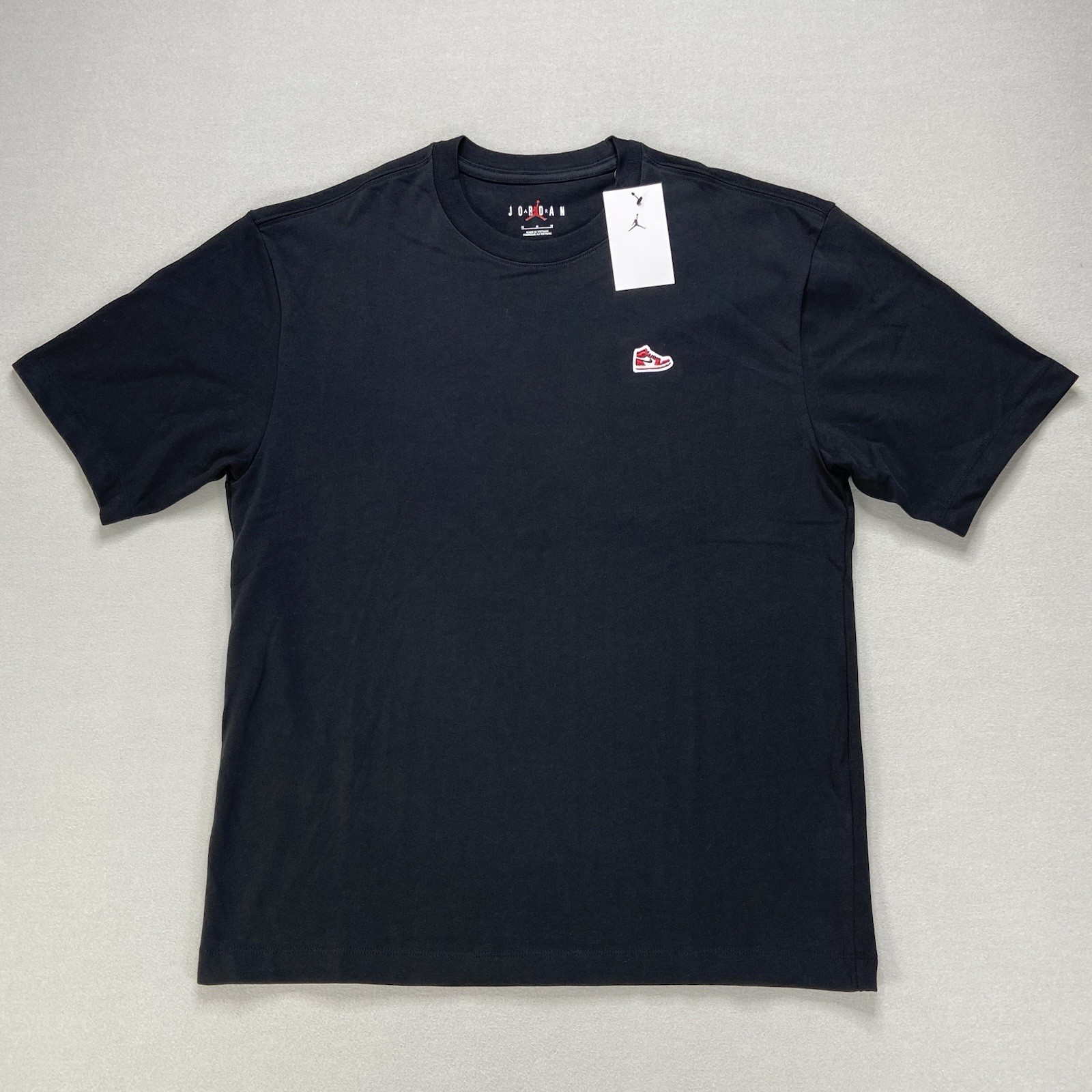 HJ2326-010 Nike Air Jordan Men’s AJ1 High Chicago Sneaker Patch T-Shirt Size M