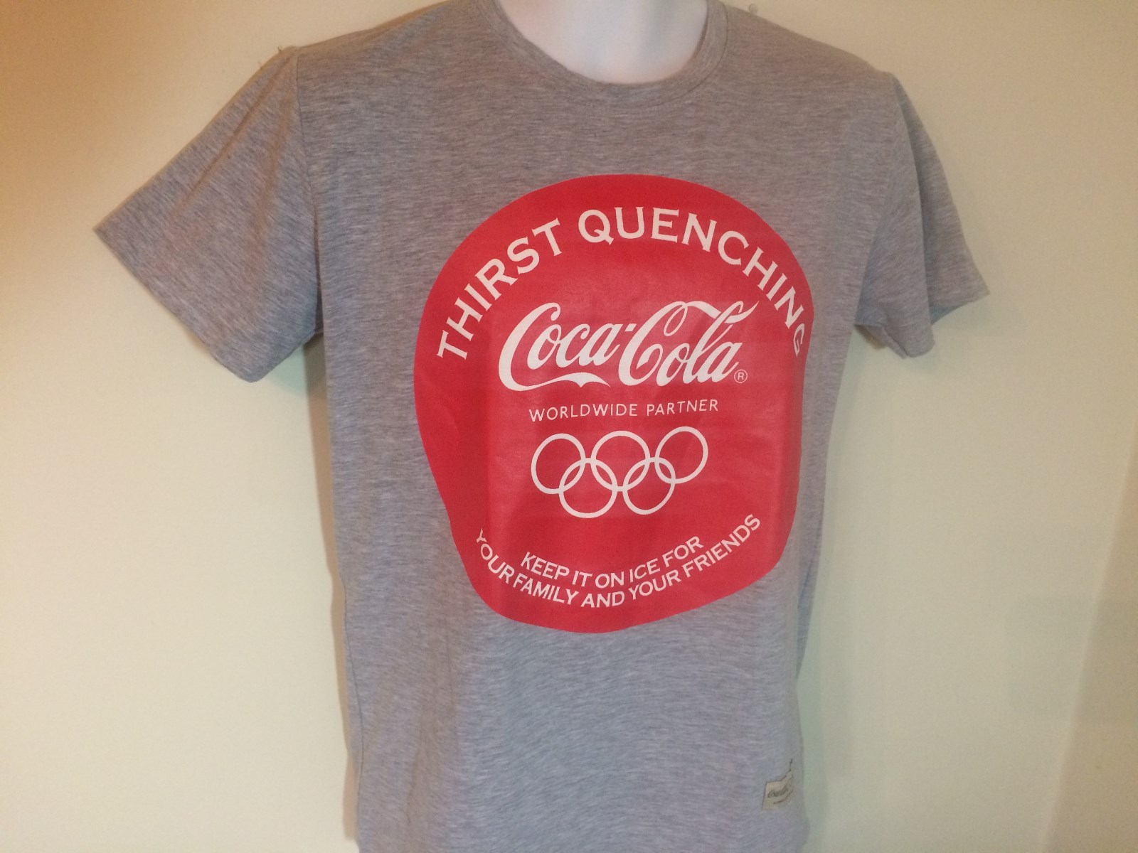 T-SHIRT L 94% Cotton GRAY- COCA COLA PARTNER OF THE OLYMPICS 20012 OFFICIAL f