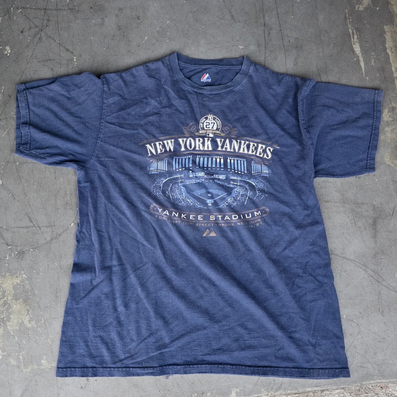 Majestic NY New York Yankees Yankee Stadium tee T Shirt Sz XL