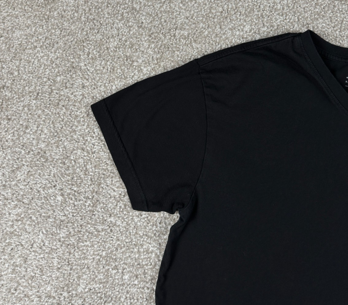 Buckle BKE Shirt Mens Extra Large Black Short Sleeve V Neck Slim Fit Casual XL