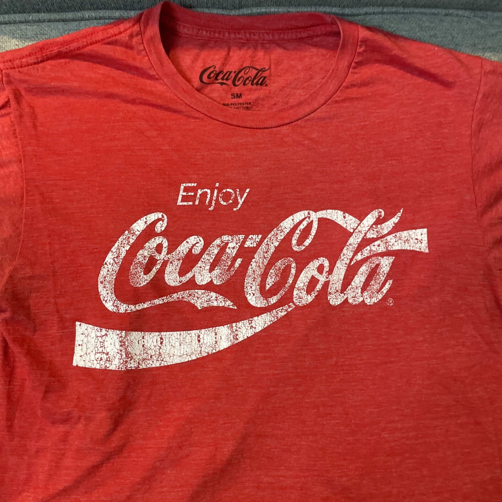 Coca-Cola Coke Distressed Look T-shirt – Small – Poly-Cotton-Rayon Pre-owned