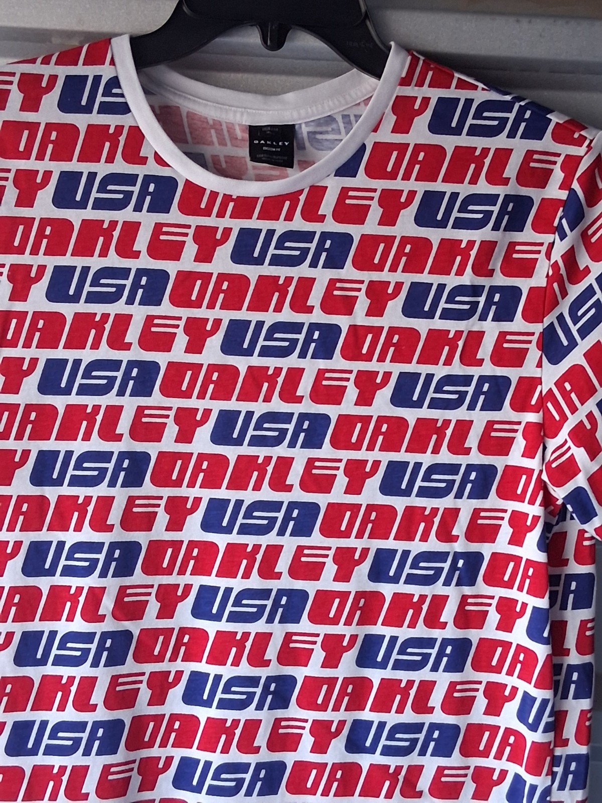 Oakley Shirt Mens Medium Red Blue Allover AOP USA Custom Fit Graphic 90s Vintage