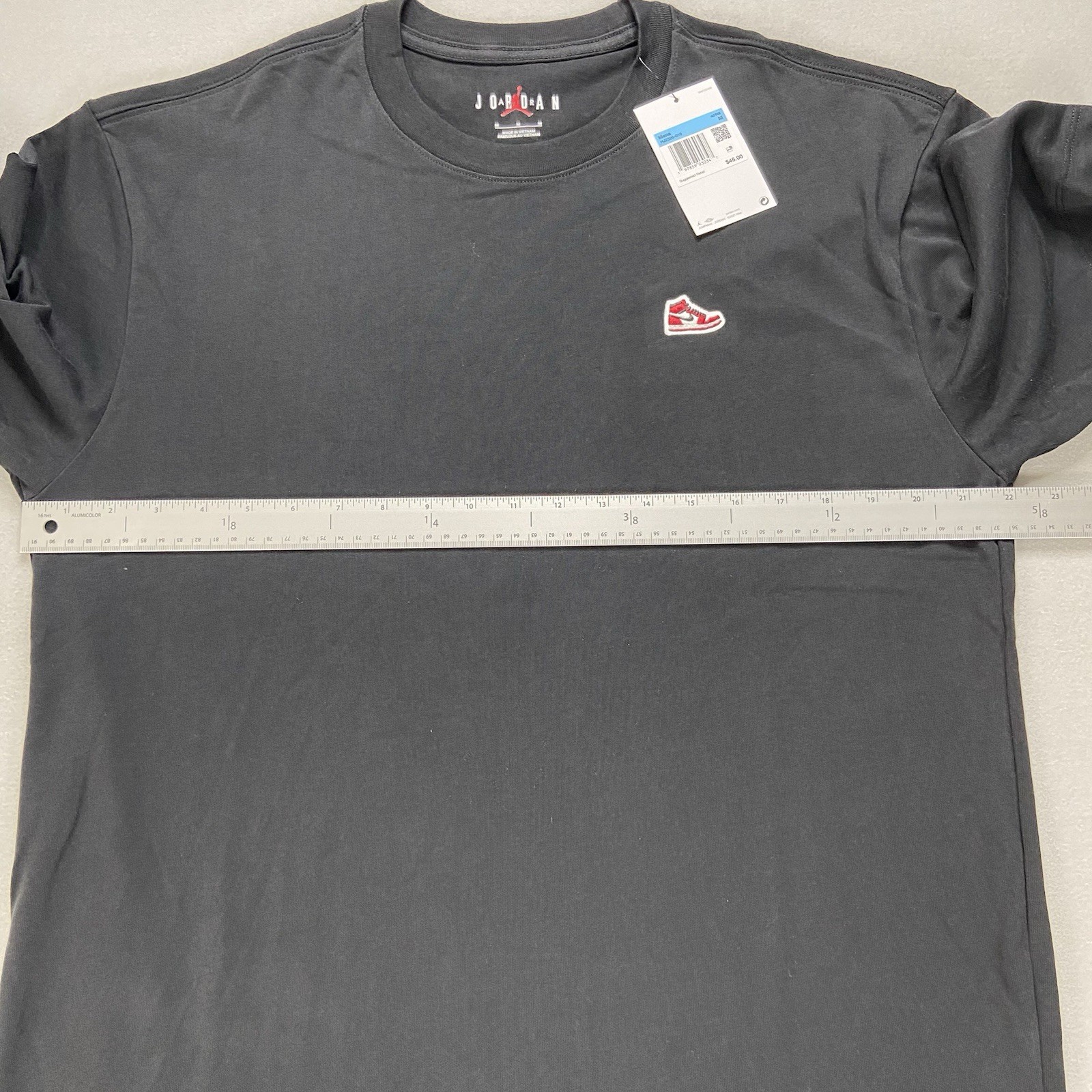 HJ2326-010 Nike Air Jordan Men’s AJ1 High Chicago Sneaker Patch T-Shirt Size M
