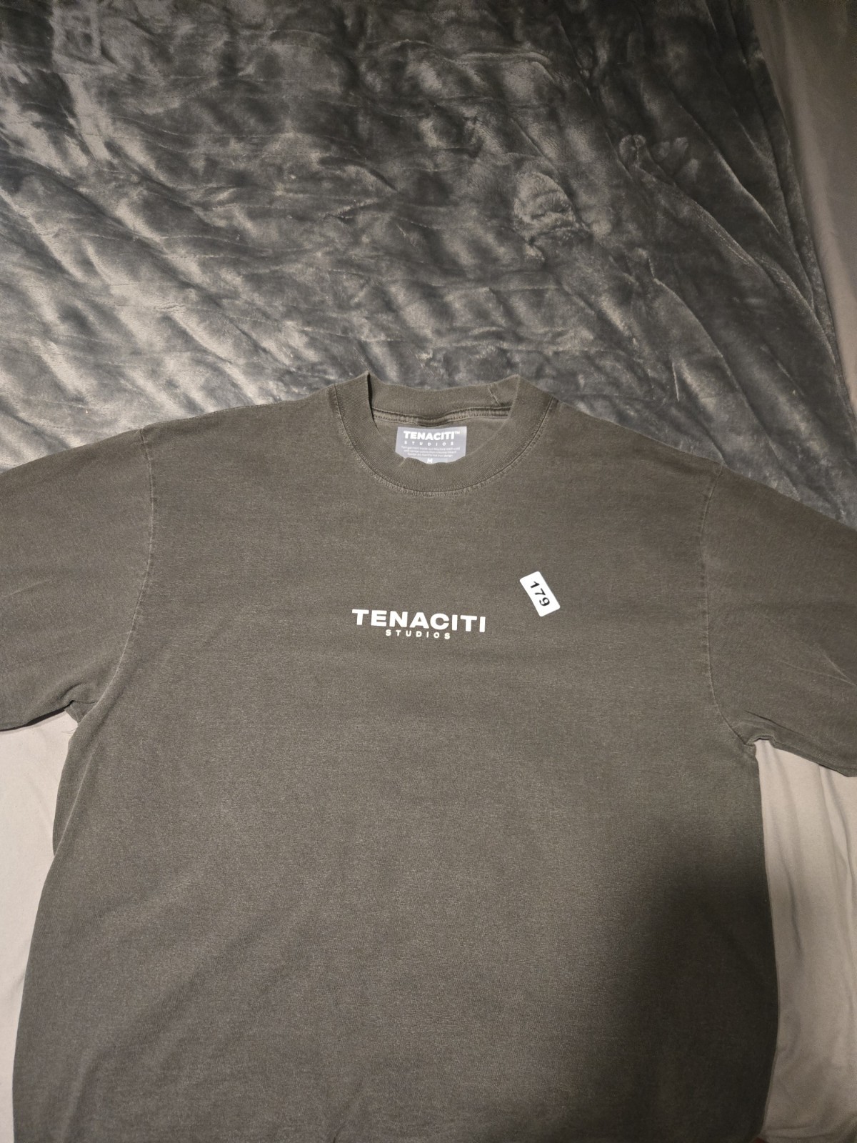 Tenaciti Studios T Shirt Men’s Medium NEW Charcoal Gray Minimal Logo Tee