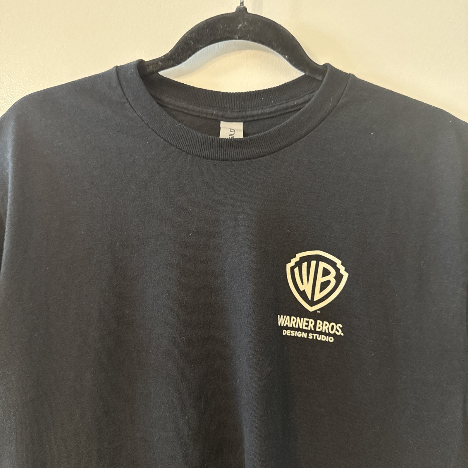 Warner Bros Studio T-Shirt Men’s M black Warner Logo Short Sleeve design studio