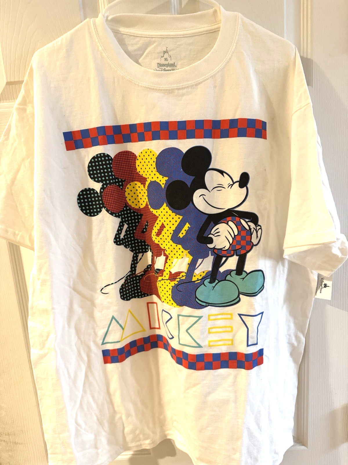 Disney Mickey Mouse ’80s Flashback T-Shirt – Adults Size: XL New with Tags
