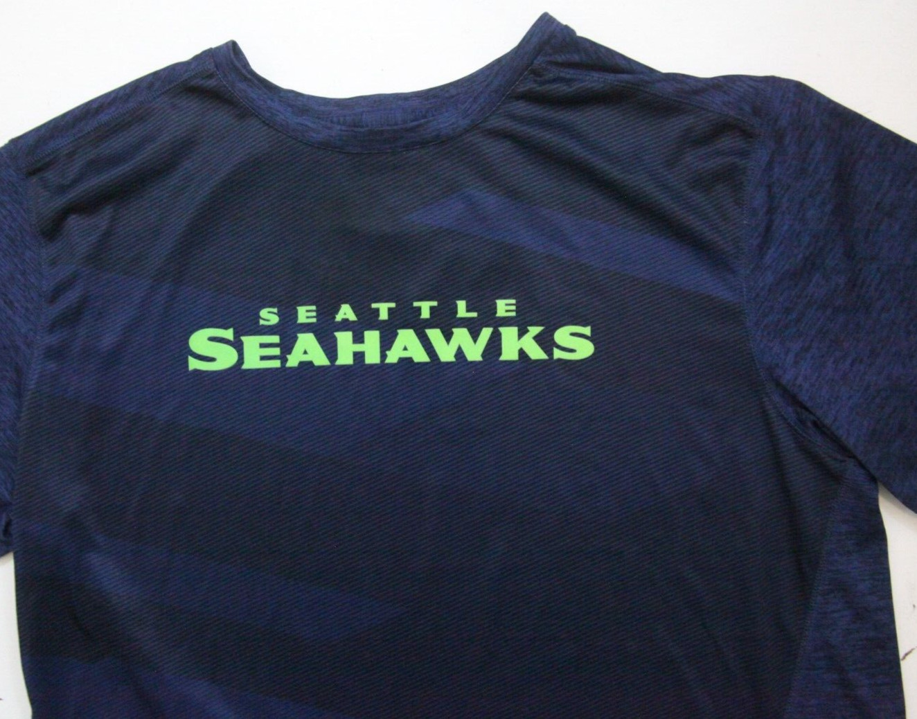 Large Majestic Cool Base Seattle Seahawks T-Shirt Short Sleeve Crewneck WS36