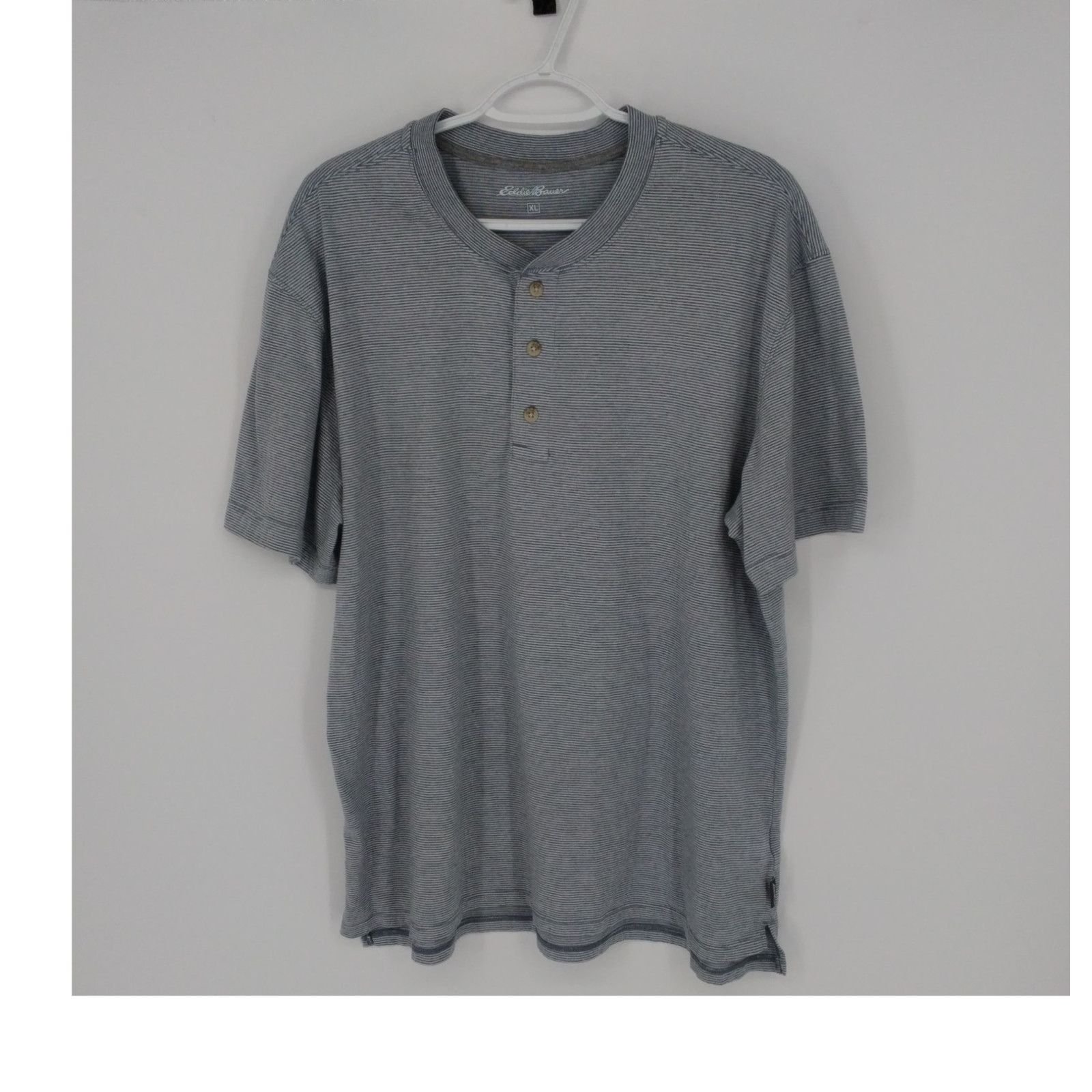 Eddie Bauer Men’s XL Gray Striped Button Henley Neck Short Sleeve T-Shirt