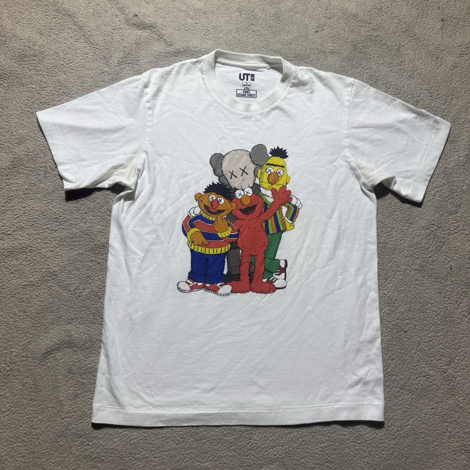 Uniqlo Shirt Adult Small Kaws Sesame Street Elmo Bert Ernie Graphic Crew Neck