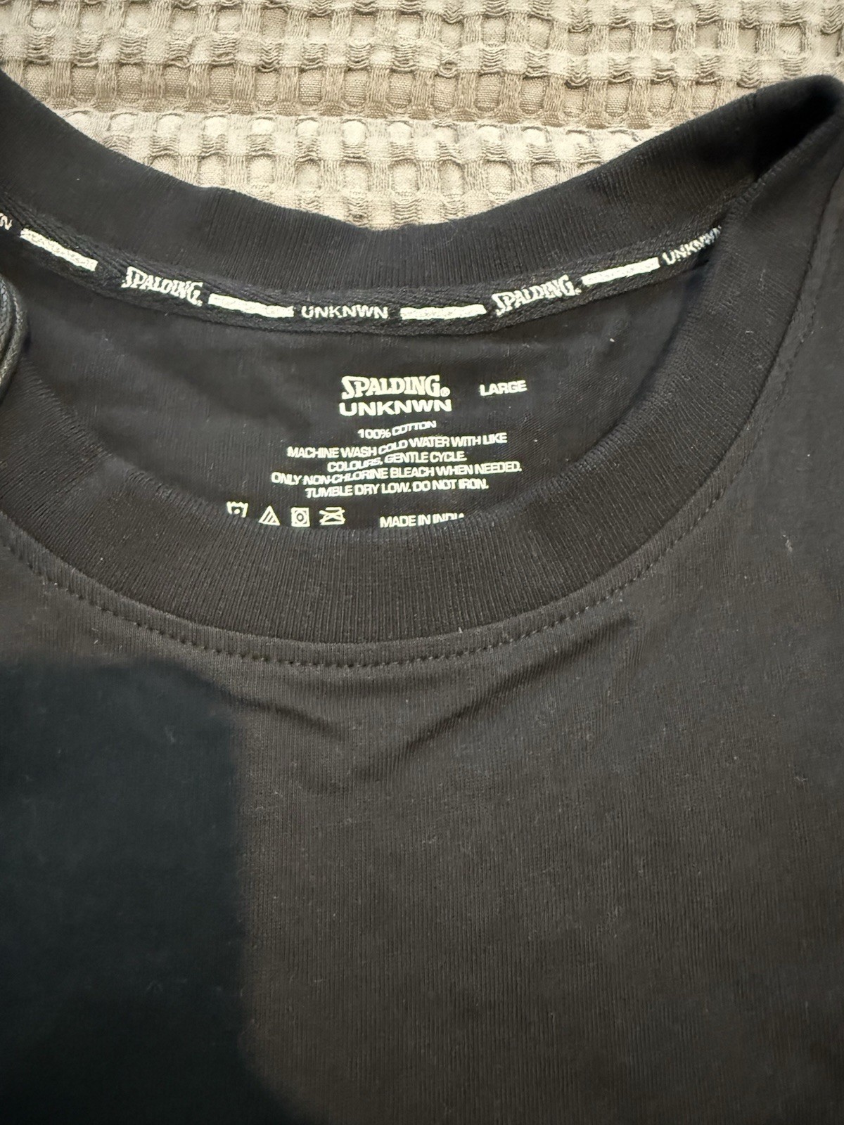 UNKNWN x Spalding T-Shirt Collab (LeBron James Brand) – Men’s Size L