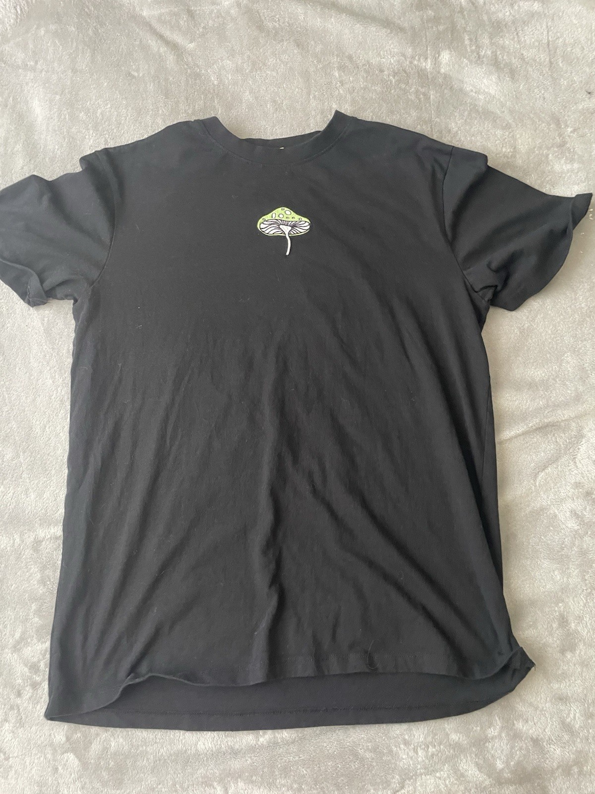 Recycled Threads Medium Sized Men’s Tee Trippy Mushroom Skeleton T-Shirt Black