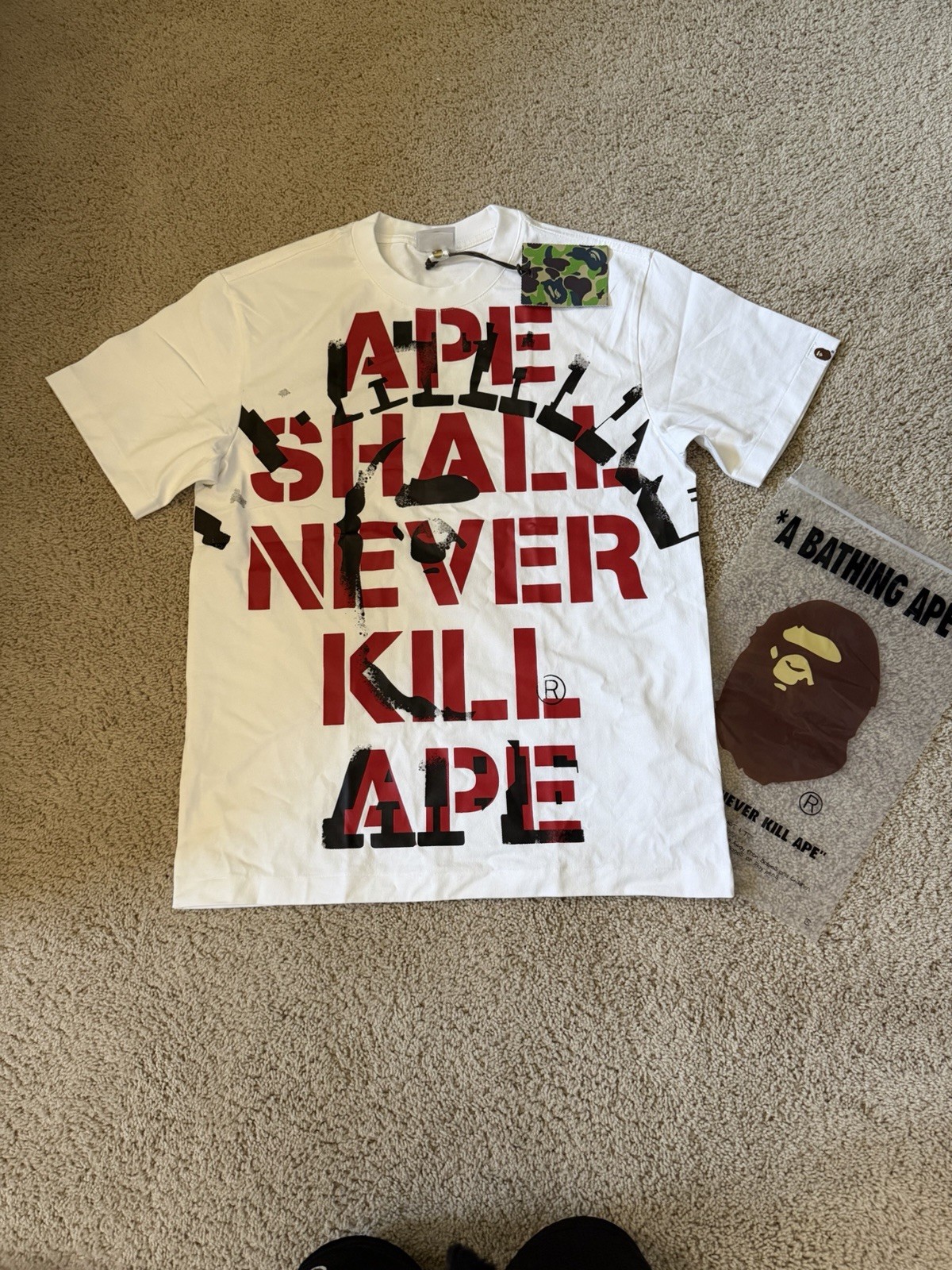 A Bathing Ape BAPE Men’s M White Crew Neck Short Sleeve Graphic Logo Tee