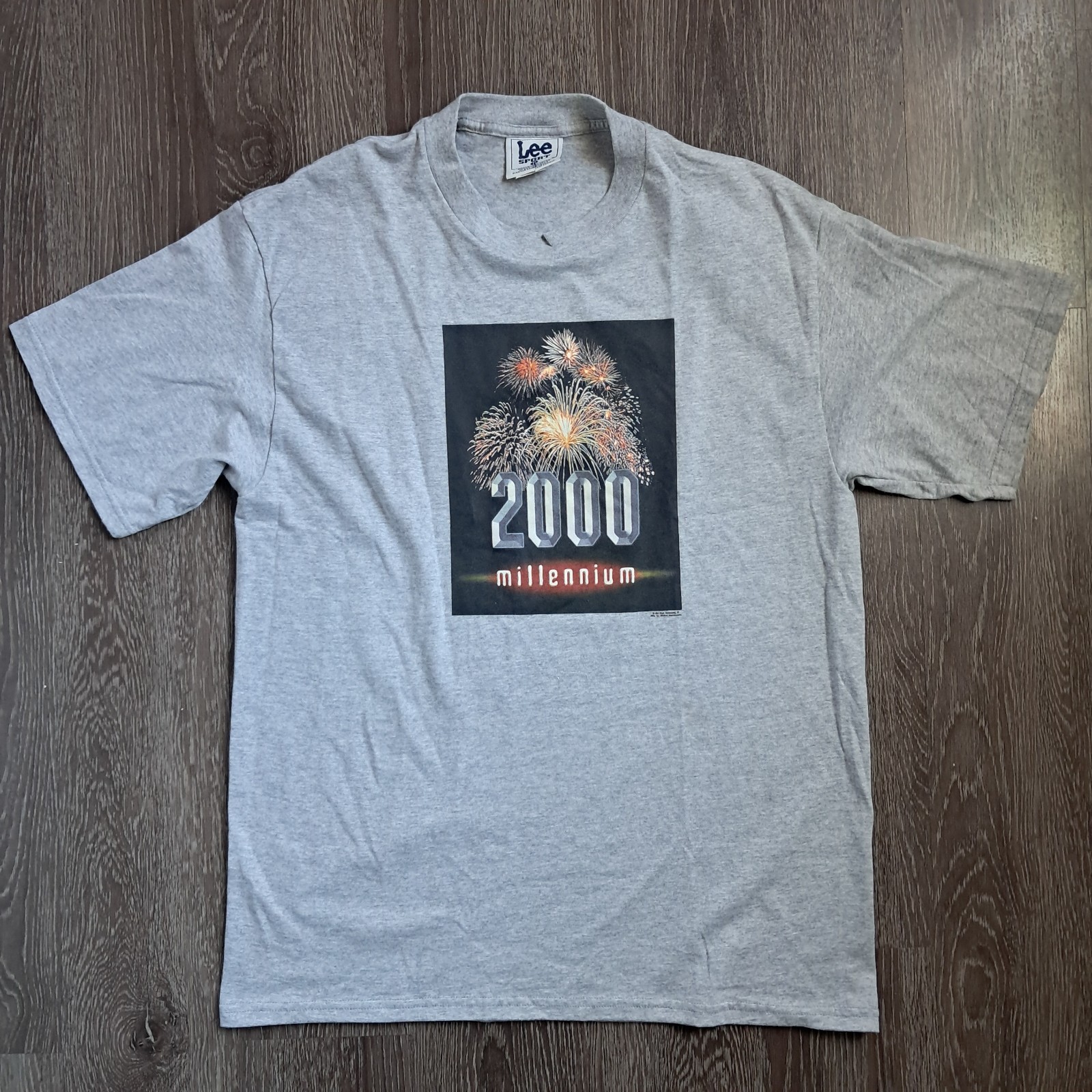 Vintage Lee Sport 2000 Millennium T-shirt Men’s Large Short Sleeve Crewneck
