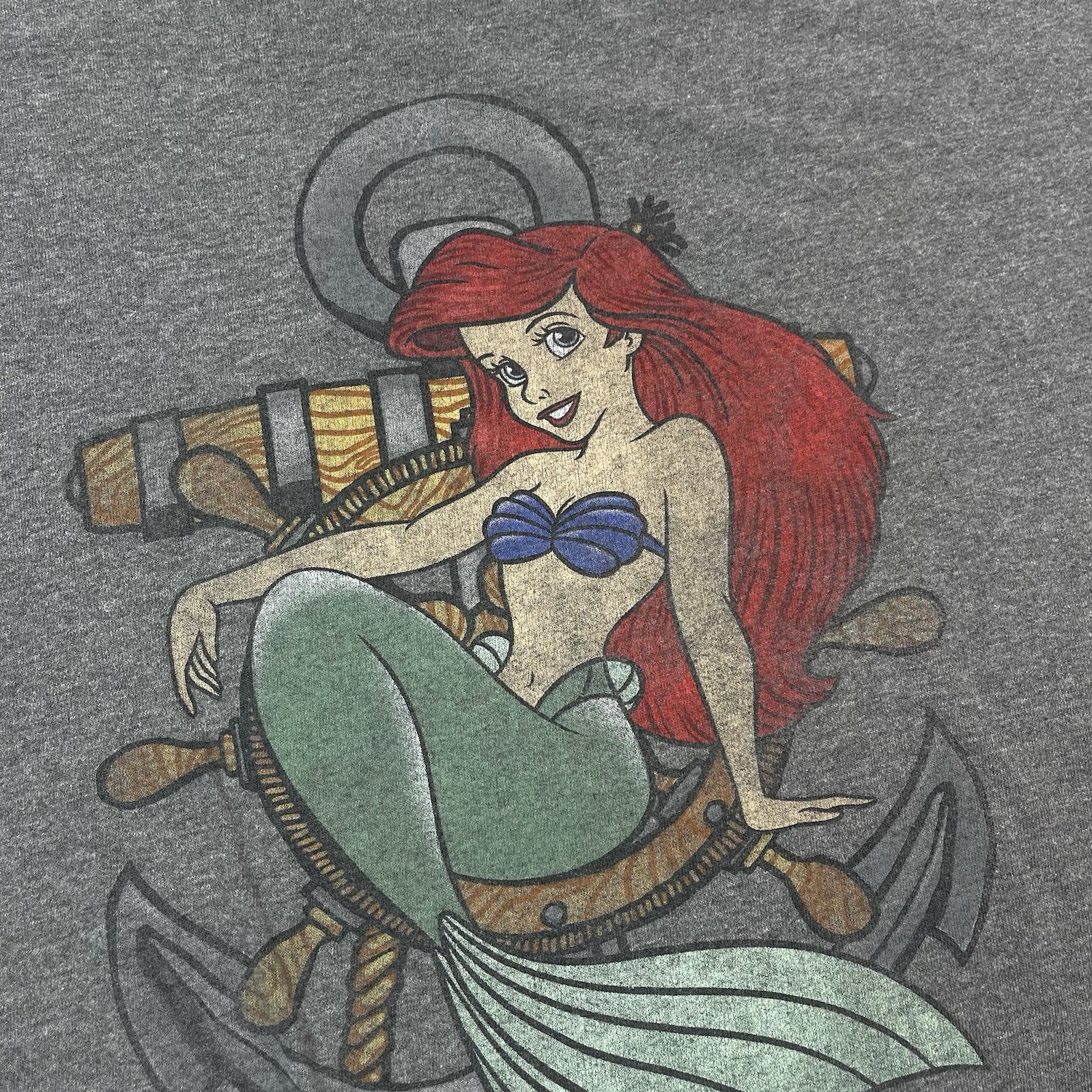 Disney The Little Mermaid Ariel Anchor Graphic Gray T-Shirt Men’s XL