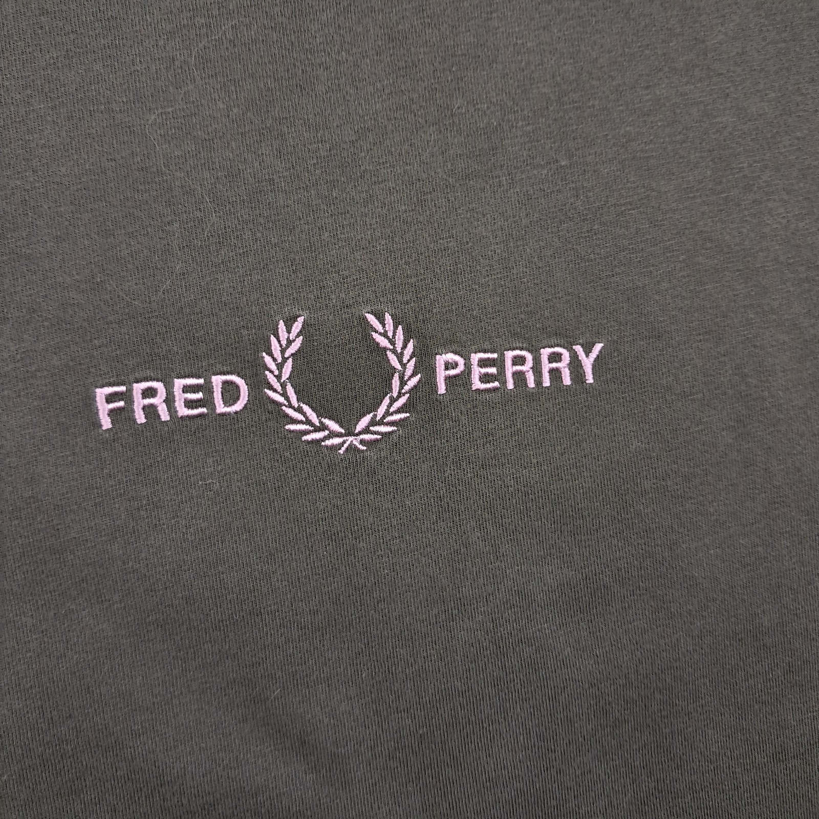Fred Perry T Shirt Medium Men’s Green Cotton Vintage Casual Mod Indie Spell Out