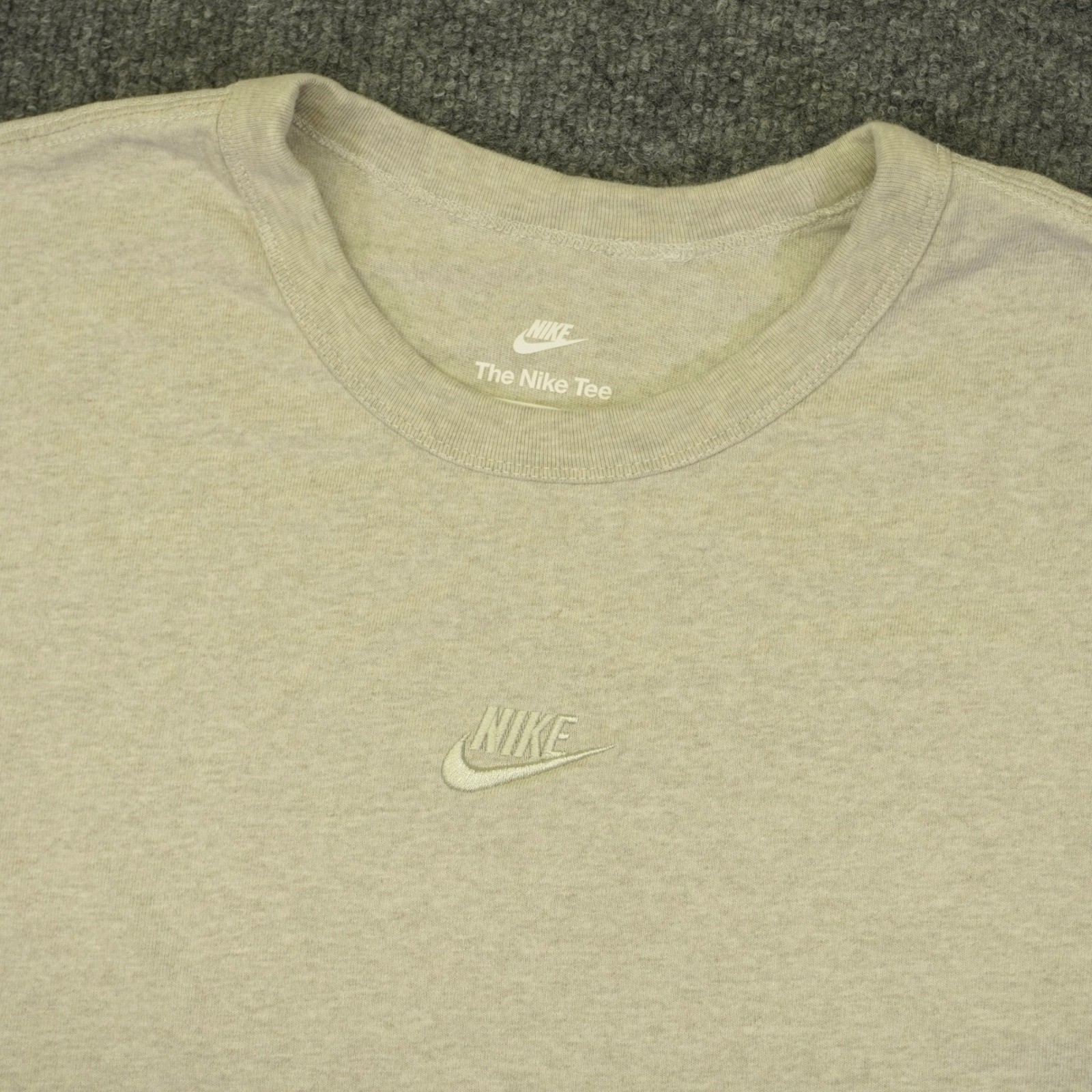 Nike Premium Essential Shirt Center Swoosh Mens XXL Tan Light Bone Loose Fit