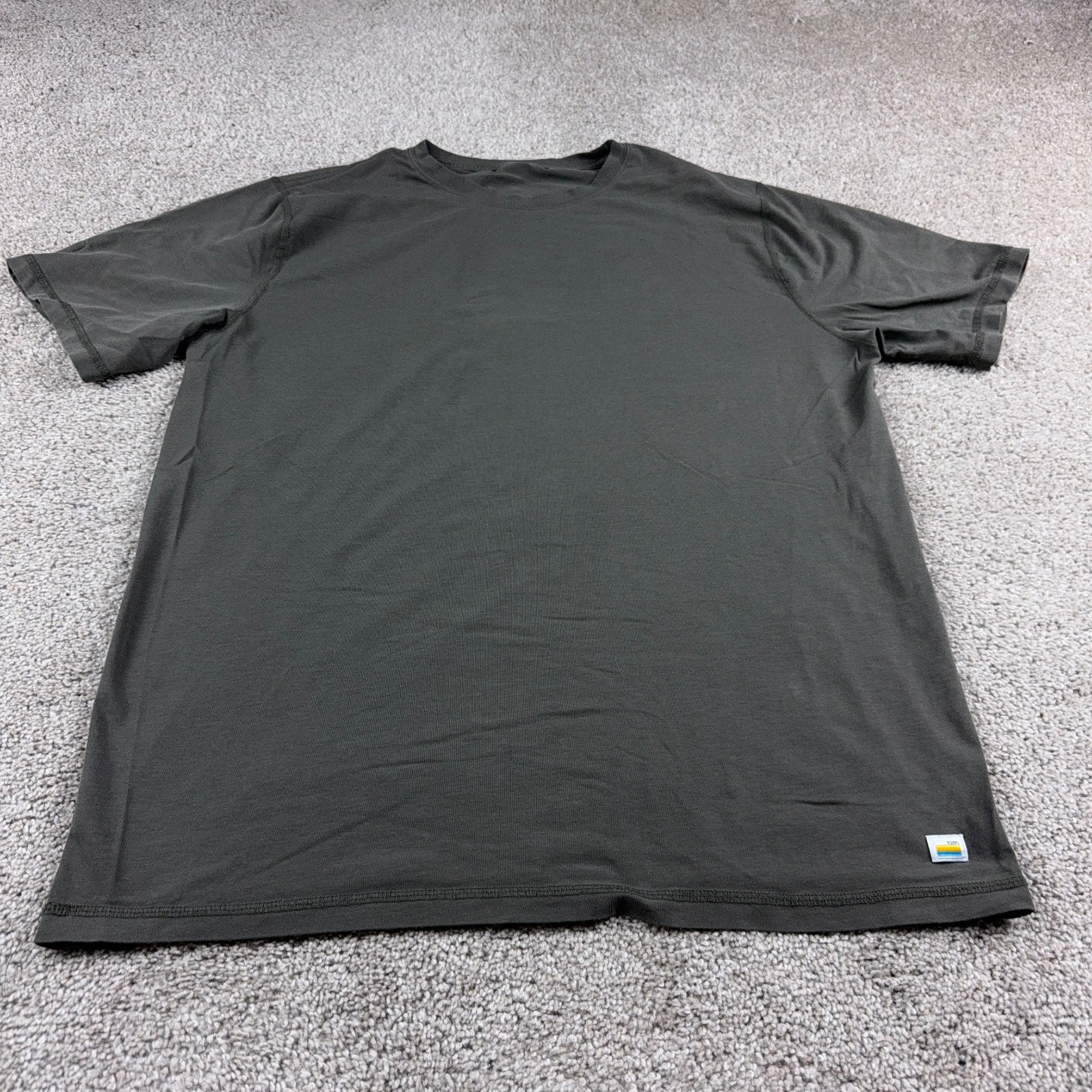 Vuori Shirt Mens Extra Large Green Tuvalu Lightweight Gym Training Stretch Pima