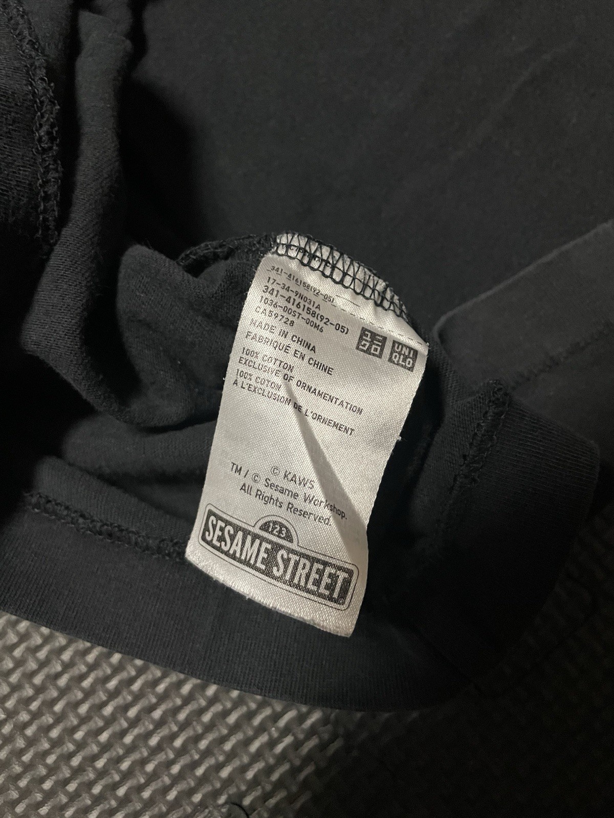 Uniqlo x Kaws x Sesame Street Black Short Sleeve T Shirt Men’s Medium