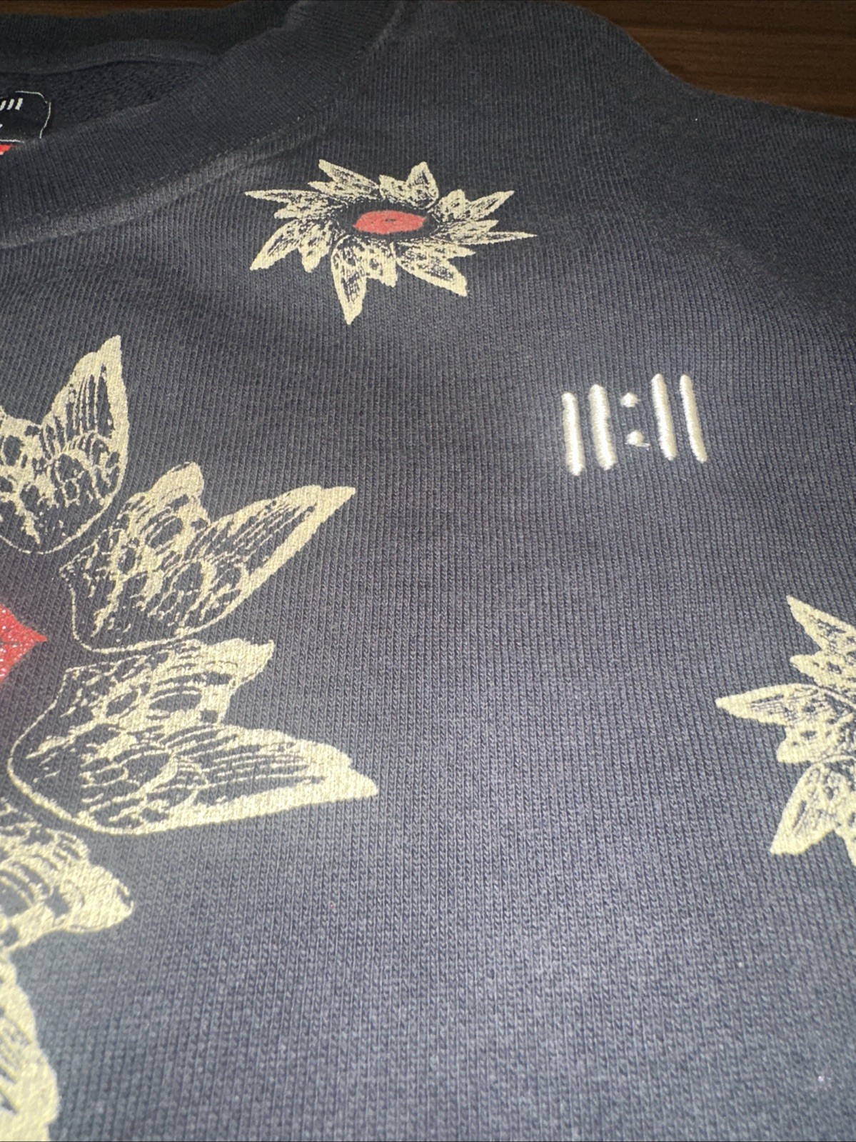 Gunzinii Heavy T-shirt XL Distressed “I Love You” Rhinestones Glitter Kisses