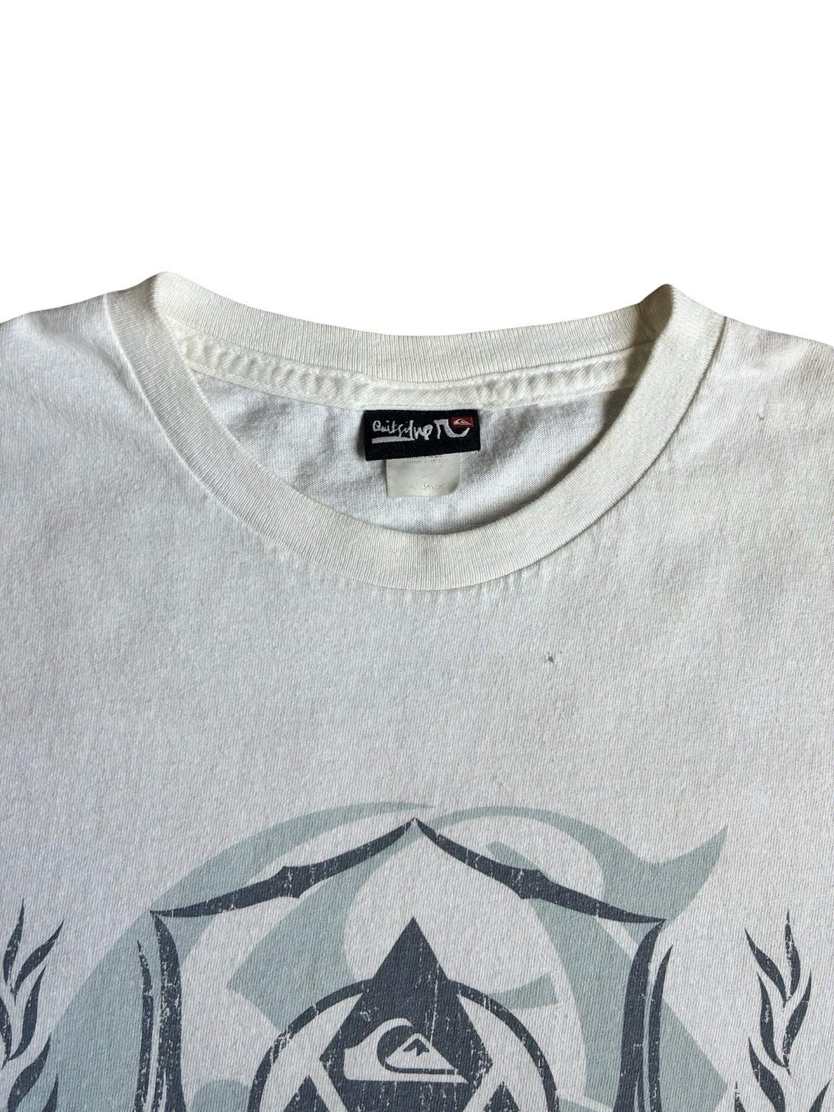 Vintage Y2K Quicksilver Graphic Short Sleeved Surf T-Shirt Size L