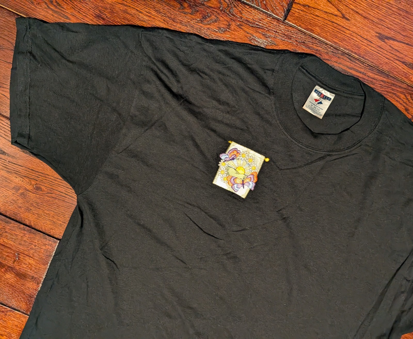 Jerzees Men’sHeavyweight Blend T-Shirt w/ Embroidred Patch Flowers Butterfly 3X