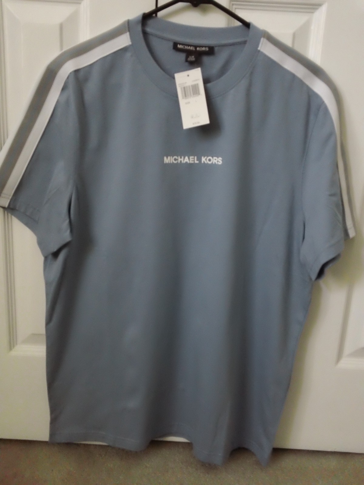 NWT Men’s Size Large Michael Kors Chambray Color T-Shirt