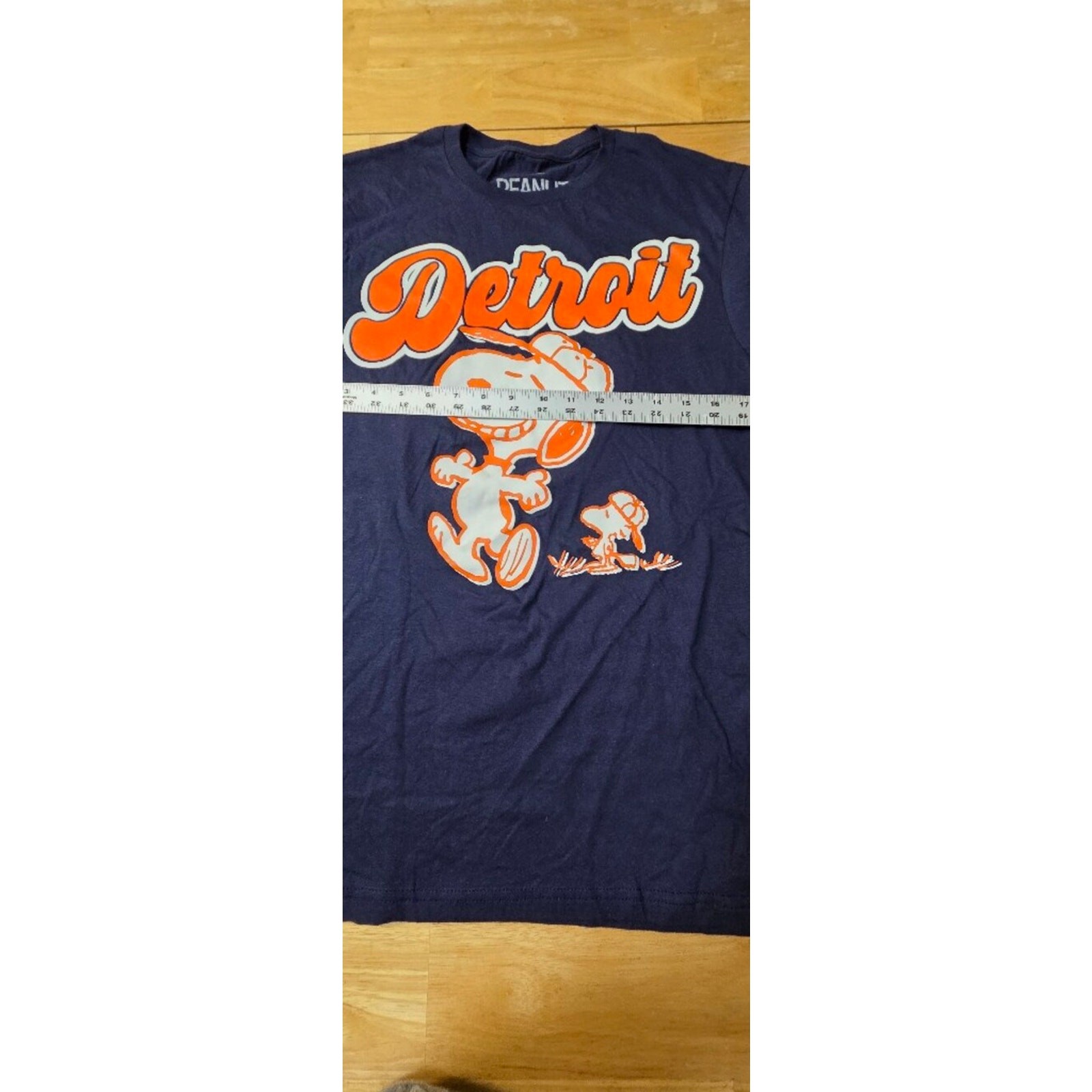 Peanuts Snoopy Detroit Baseball Graphic Tee Medium NWOT Navy Blue Team Merch