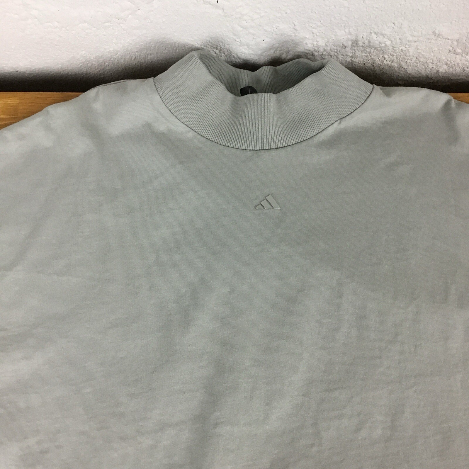 Adidas Basketball Mens Large Gray Mock Neck Long Sleeve Graphic T-Shirt L