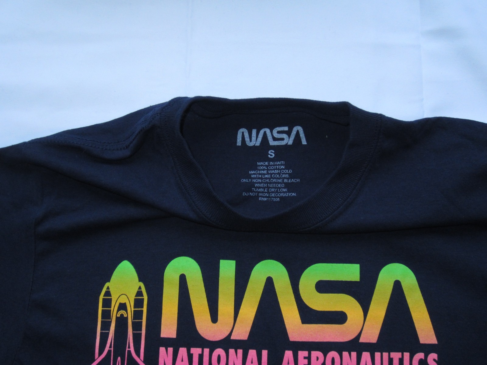 NASA Gradient Logo Short Sleeve Tee Shirt Navy Blue Adult Small NEW!