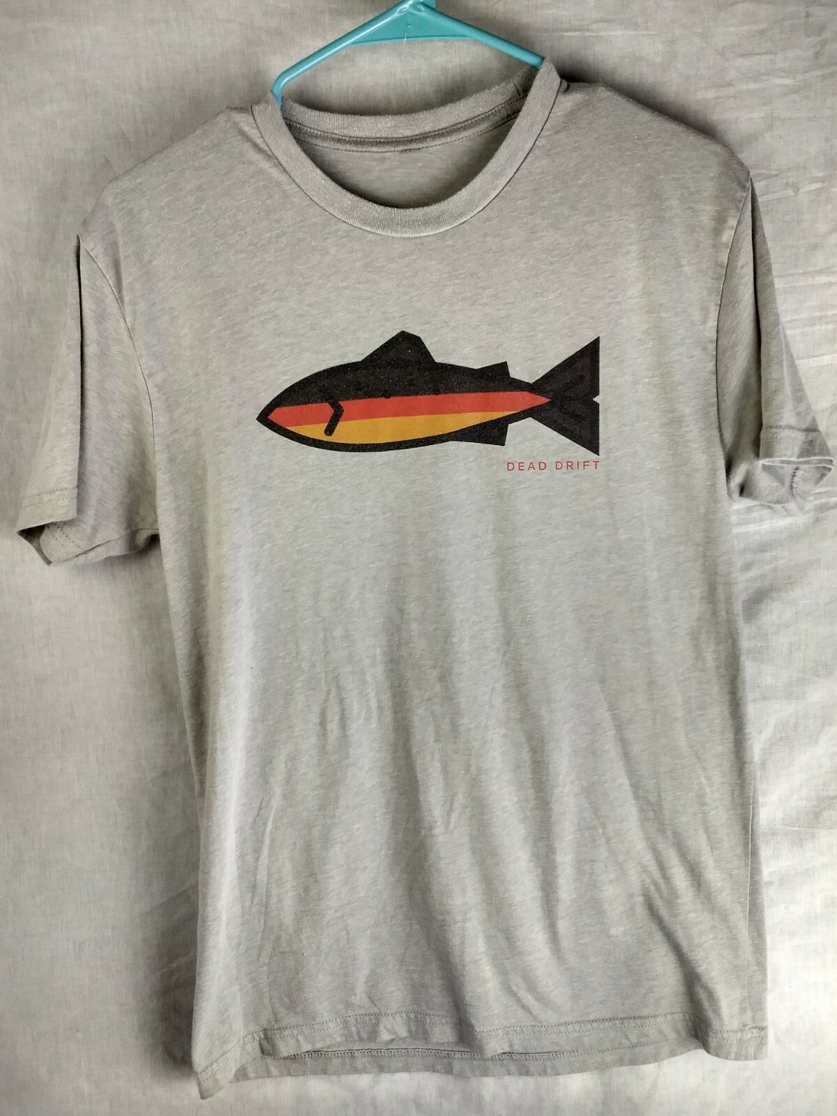 Dead Drift Fishing Grey T shirt Sz Med/ 19 in /19 in arm pit/arm pit #392