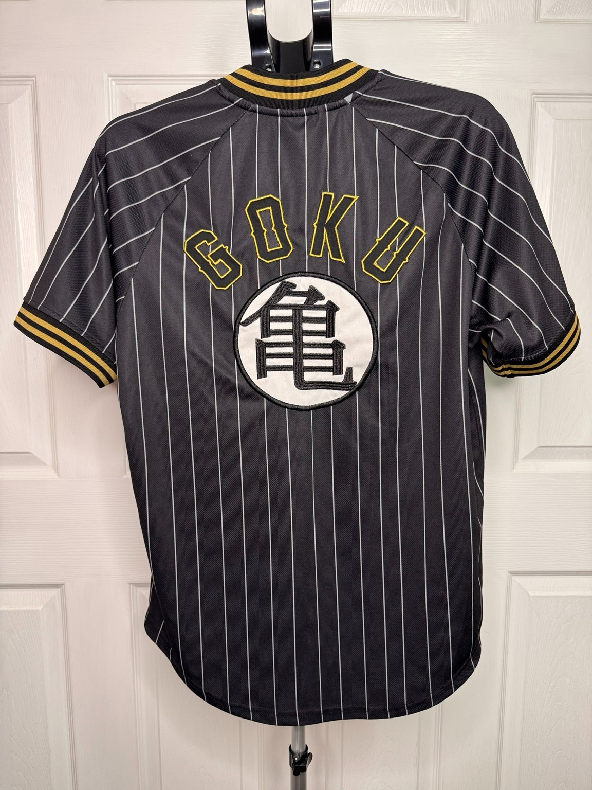 Dragon Ball Z Goku BoxLunch Jersey Men’s Large Black Pinstripe Anime DBZ
