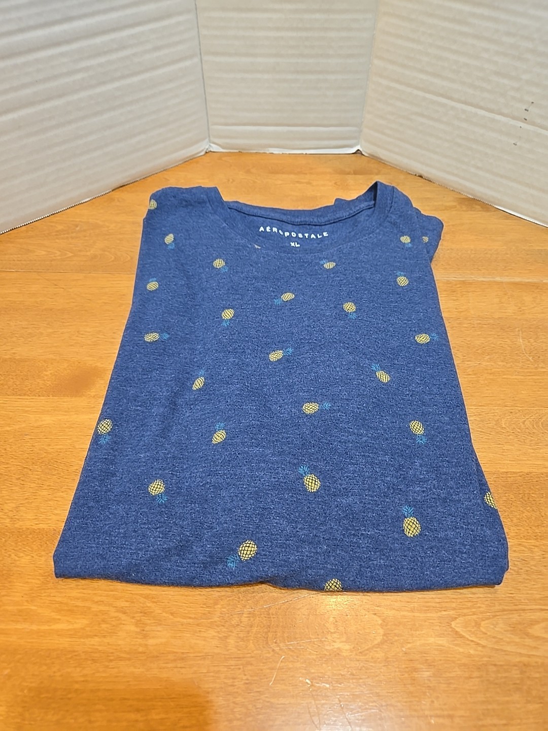 Aeropostale Men’s XL Allover Pineapple Crew Neck T-Shirt Preppy Retro Vtg Hippy