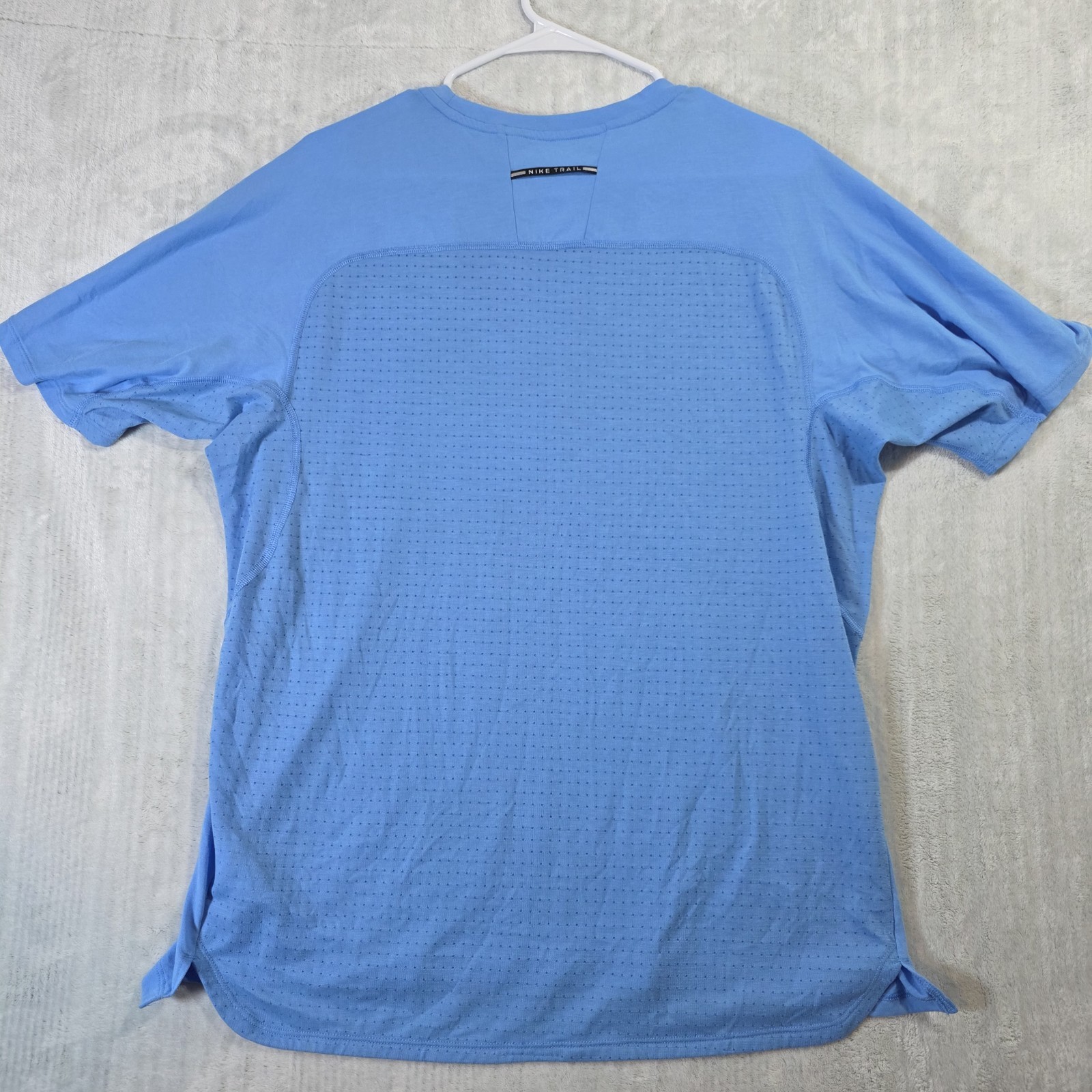 Nike trail light blue shirt size L mens DRi-FIT ADV Solar Chase