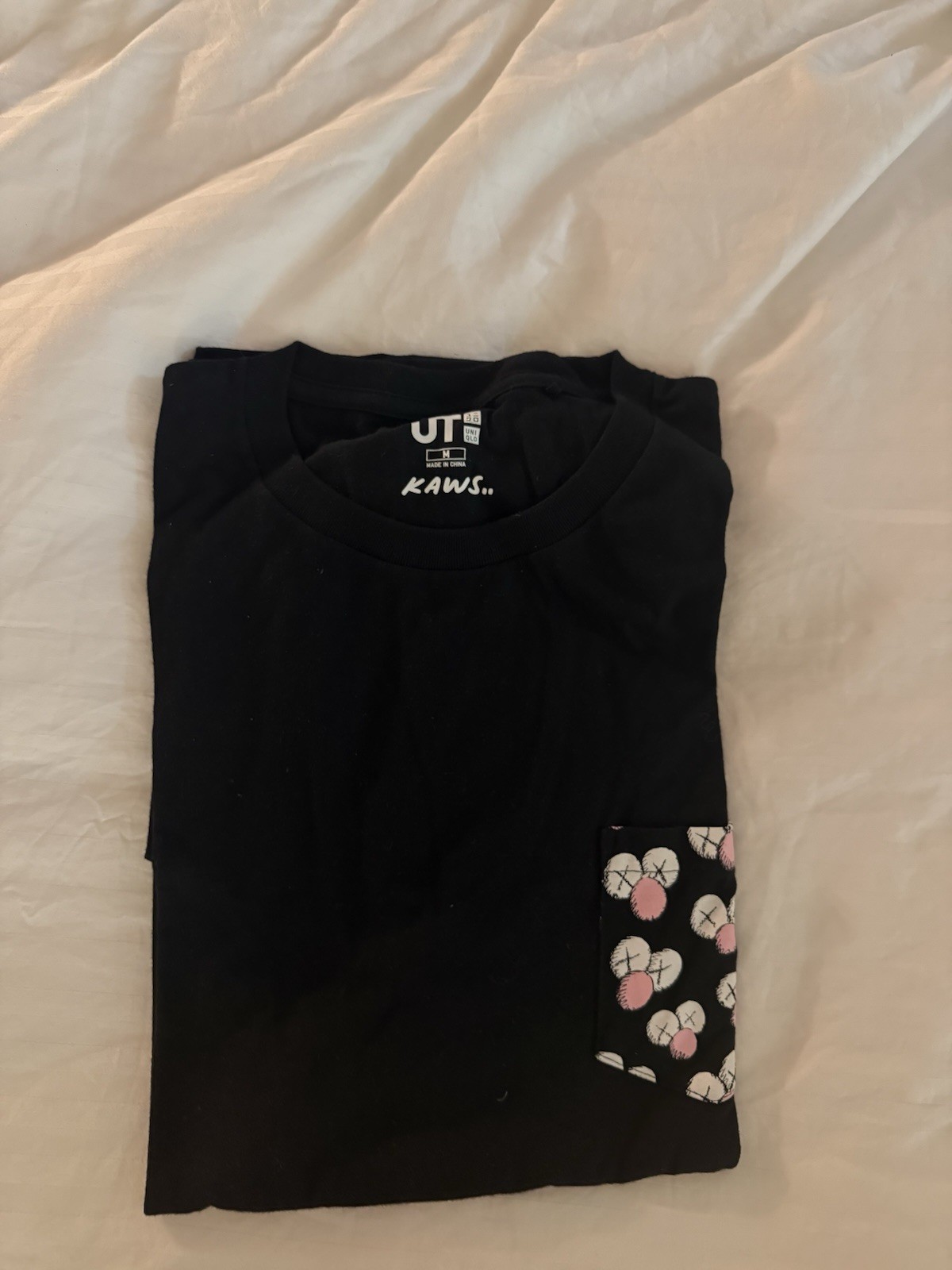 Uniqlo UT x KAWS Men’s Black Short Sleeve Crew Neck Pocket Graphic Tee M