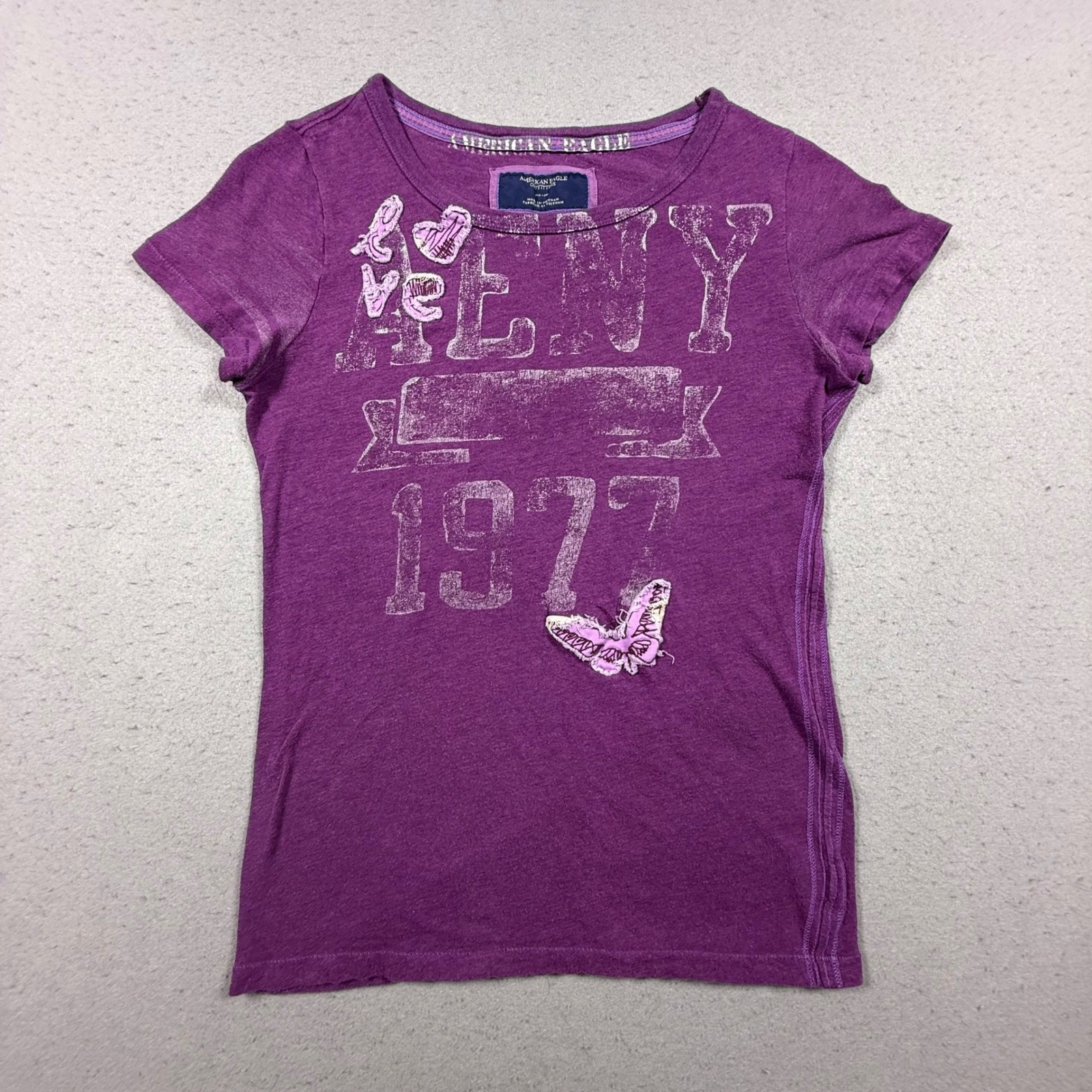 American Eagle Outfitters Purple AENY 1977 Graphic Tee Butterfly Heart Mens M