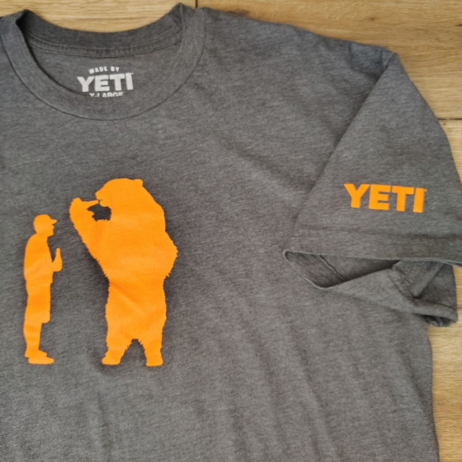 YETI Bear & Man Sharing Drink Graphic T-Shirt XL Gray Orange Men’s X-Large