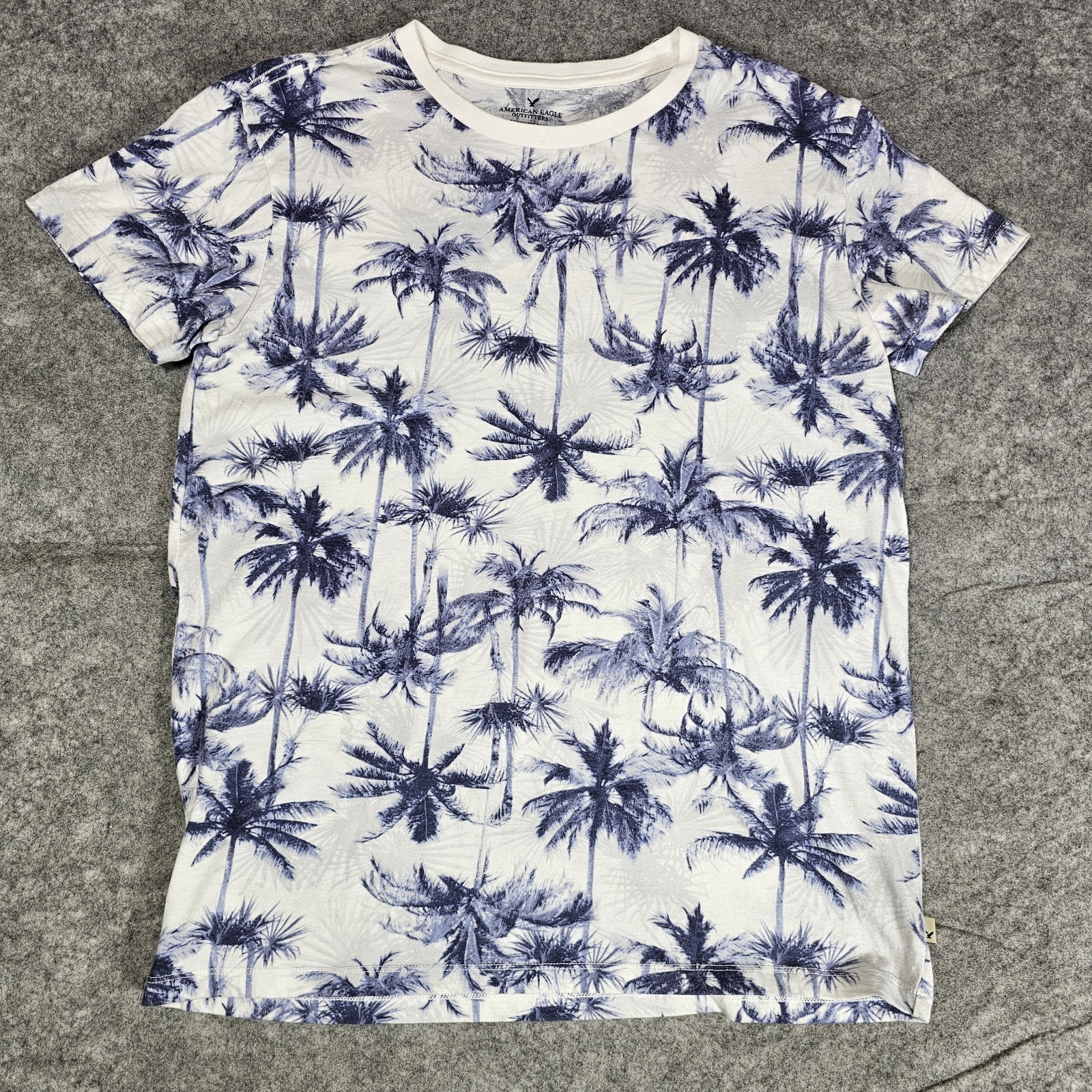 American Eagle Palm Tree Print T Shirt Men L White Blue Seriously Soft