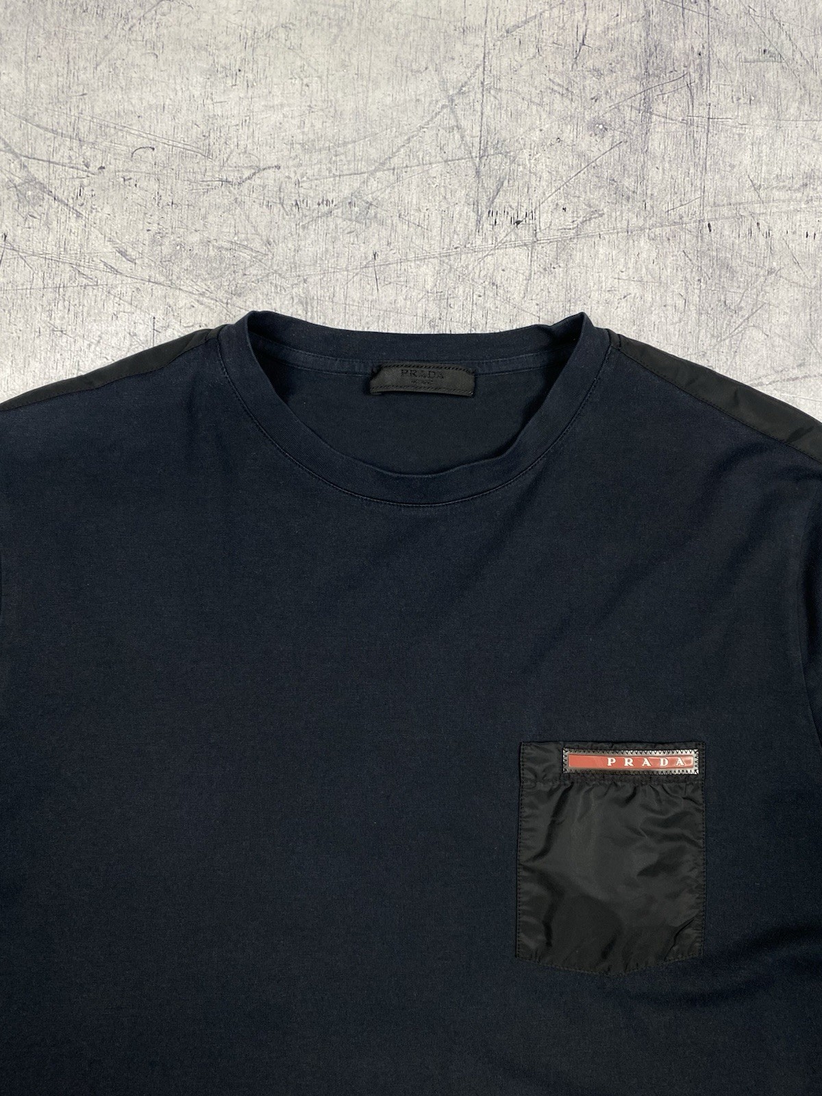 Prada Dark Navy Pocket T-Shirt Nylon Pocket Shoulder Panels Mens Size L Red Tab