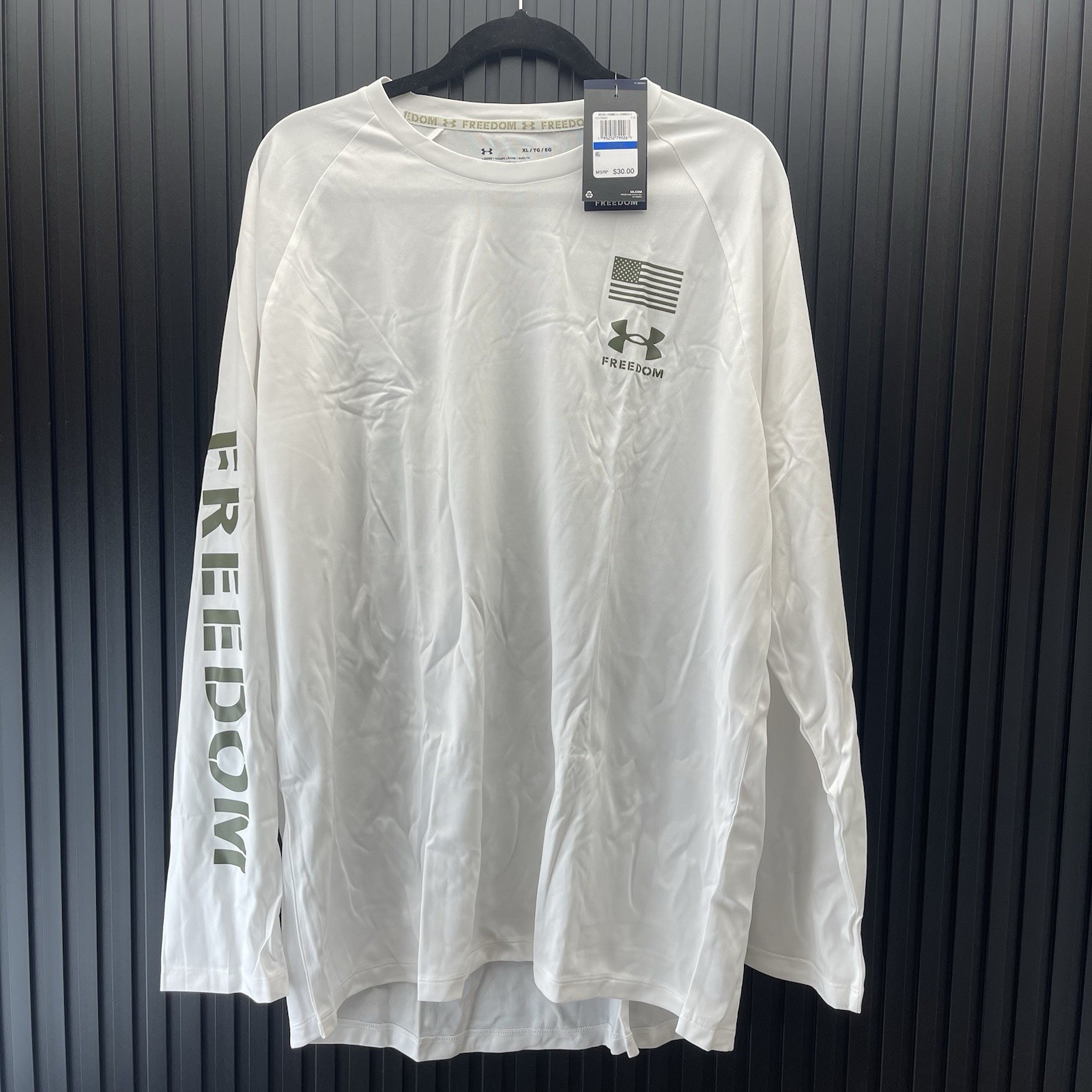 Under Armour Freedom Tech Mens XL White Long Sleeve Shirt