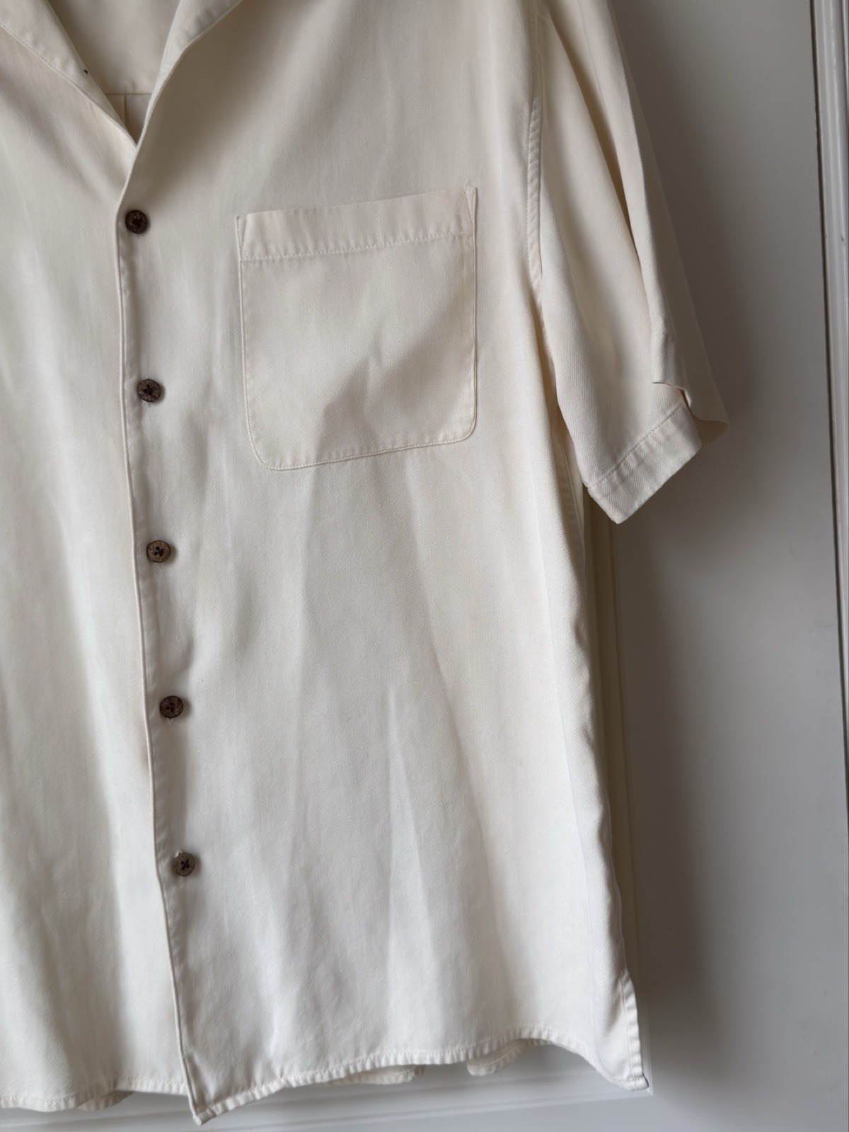 Jos A Bank Men’s 100% Silk Button Up Short Sleeve Cream Ivory Shirt Large