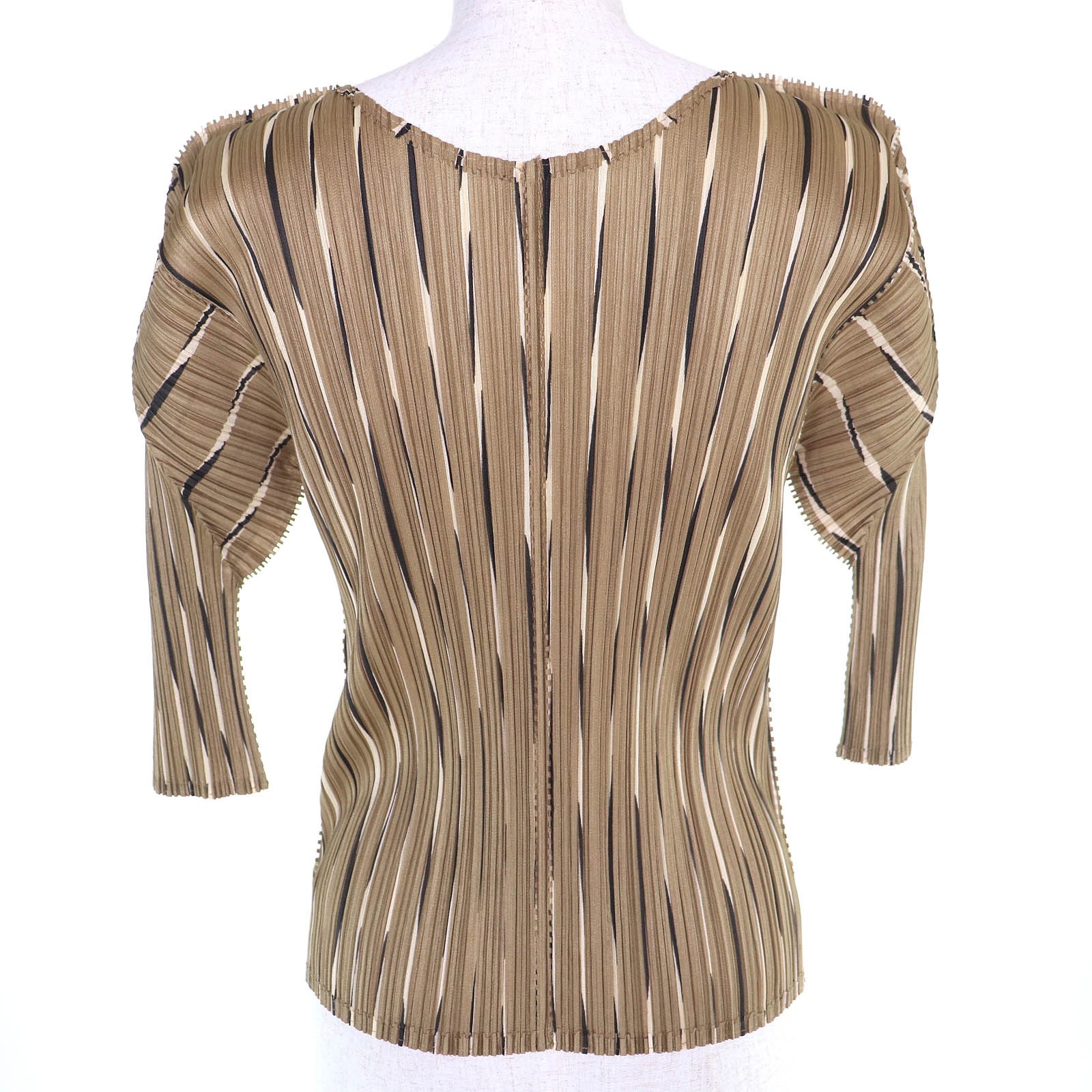 Issey Miyake PLEATS PLEASE All-over print Polyester T-shirt – DUTY FREE
