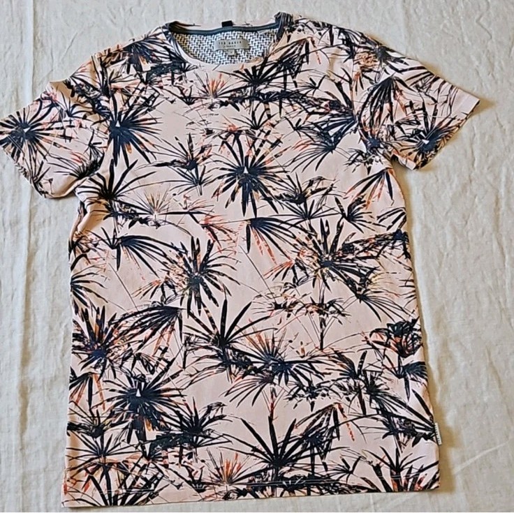 Ted Baker Men’s Yorkii Tropical Tee Shirt Size 2 Short Sleeve Salmon Pull-On