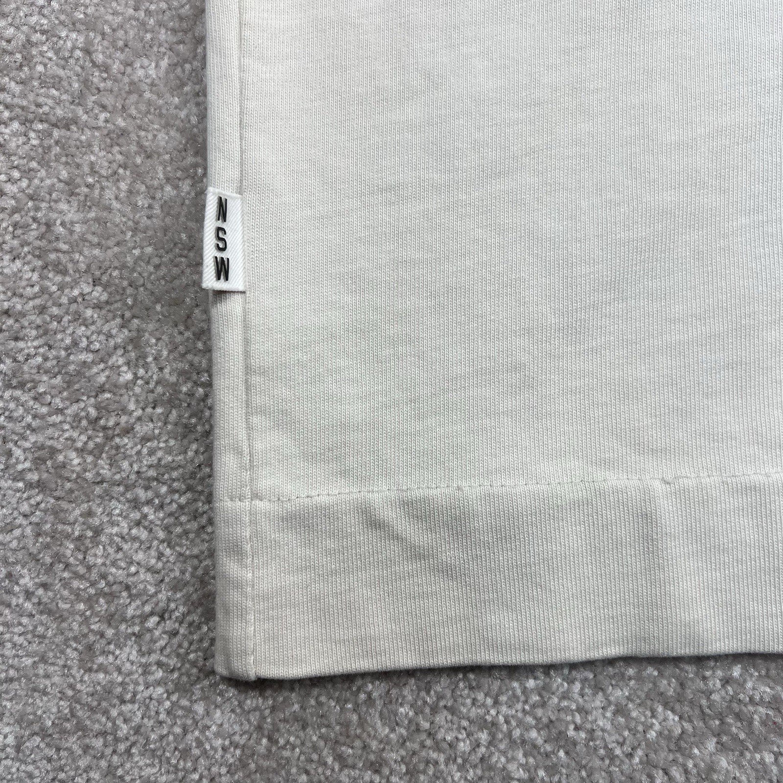 Nike NSW Sportswear MEN’S White Logo Tee 927396-091 Puff Print Embroidered Large