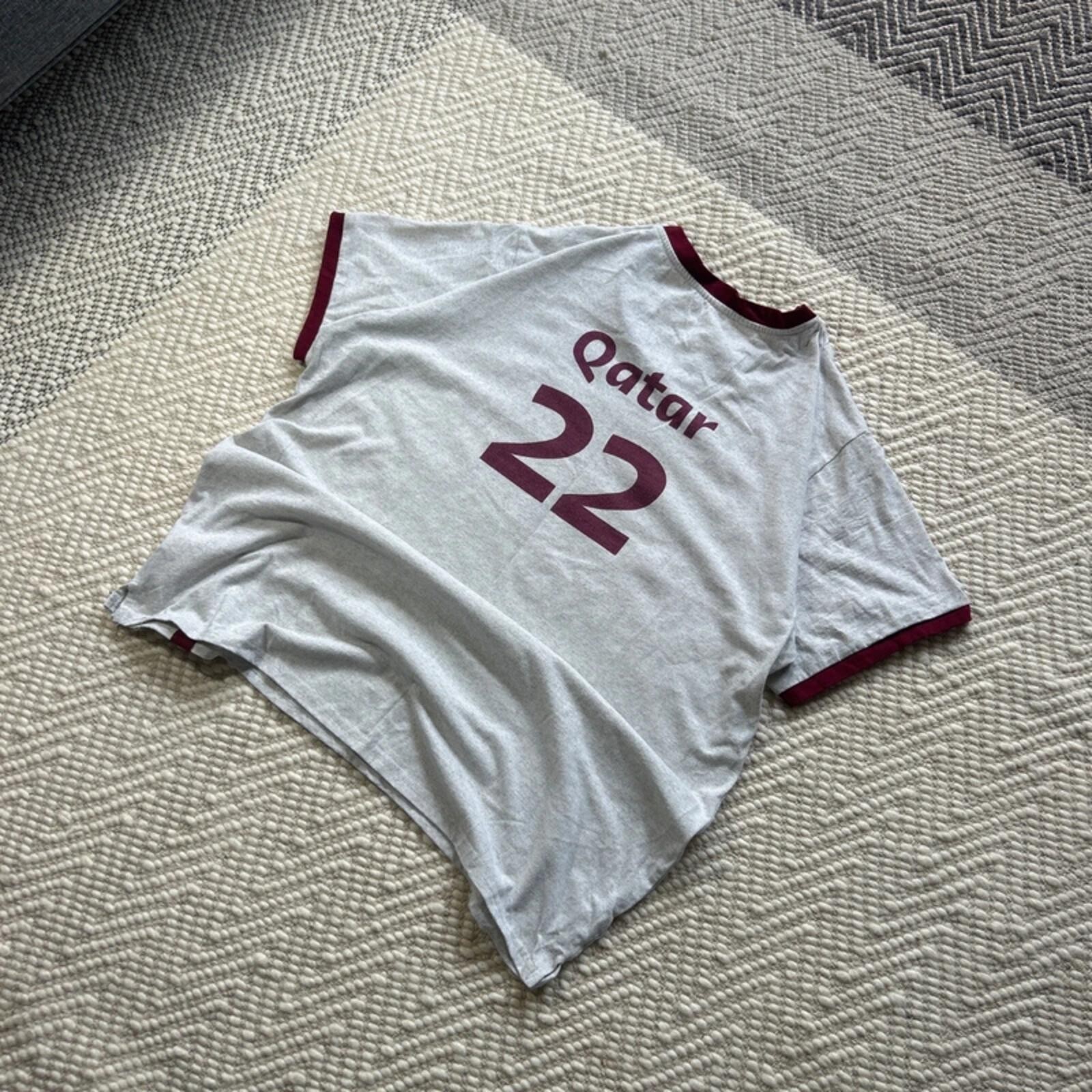 y2k ringer qatar airlines 2022 fifa world cup shirt – no tag fits like xl