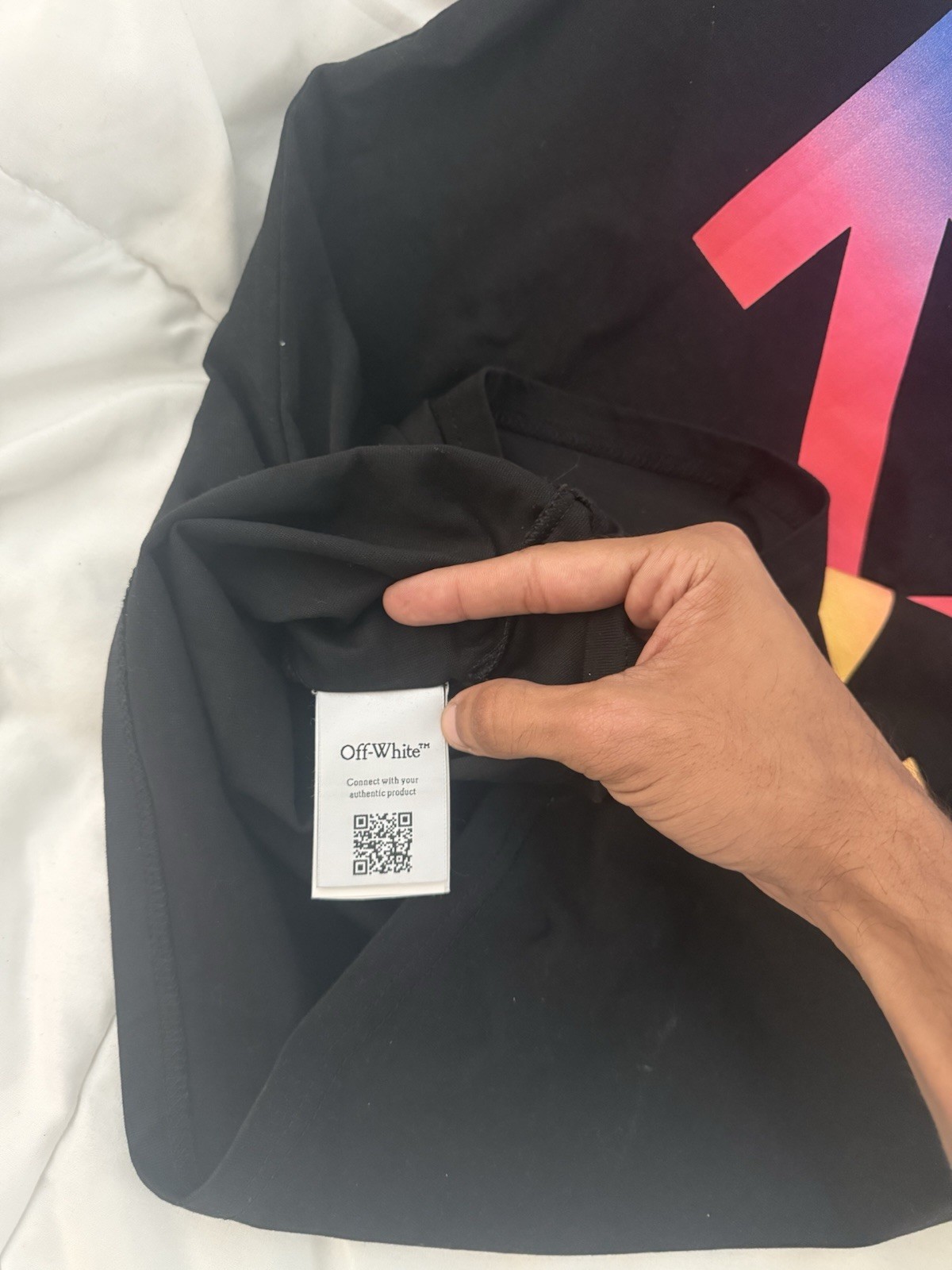 Off White T-Shirt Size Medium