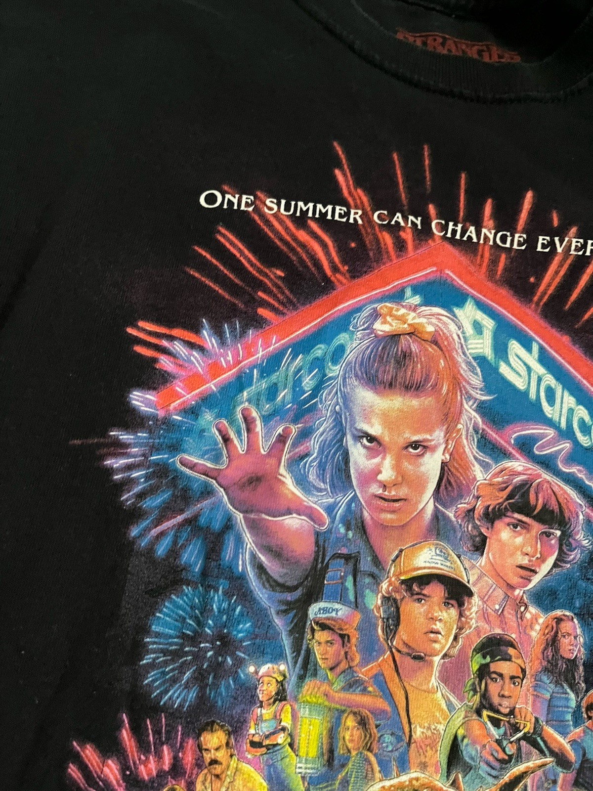 Stranger Things Season 3 Poster Graphic T-shirt Men’s Sz M Women’s Sz L *EUC*