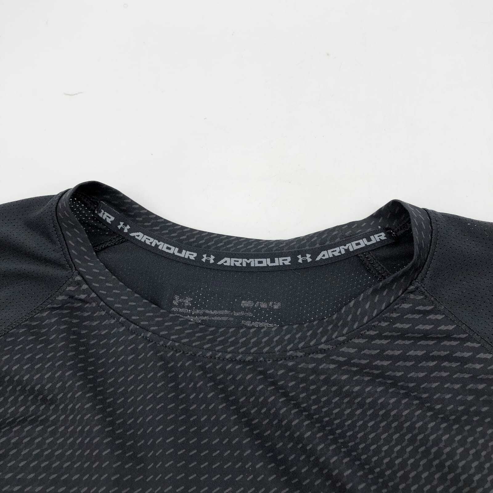 Under Armour Black Classic Sports T-Shirt | Perfect for Any Occasion