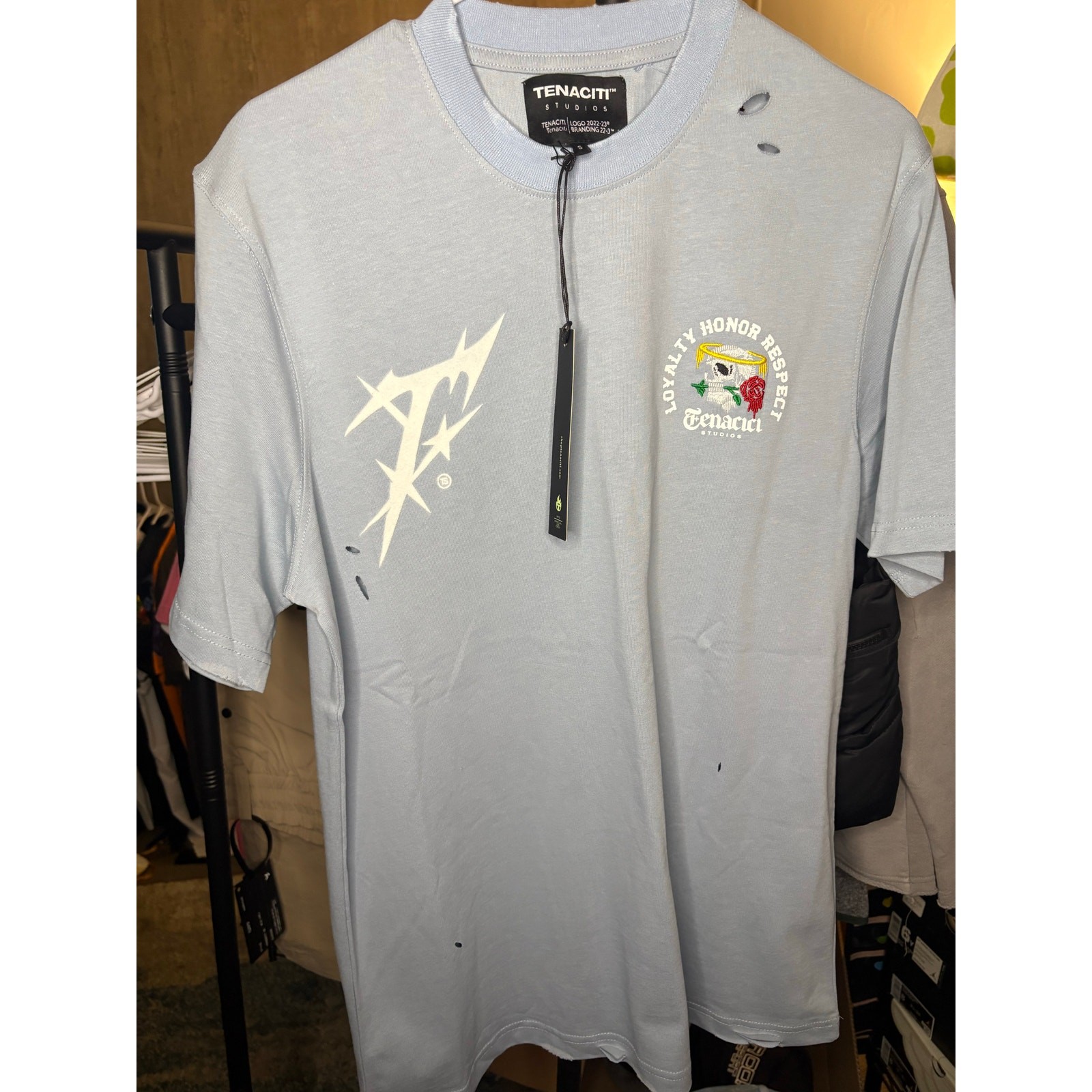 NWT Sz. S – Tenaciti Skull w/ Rose Shirt (light Blue)