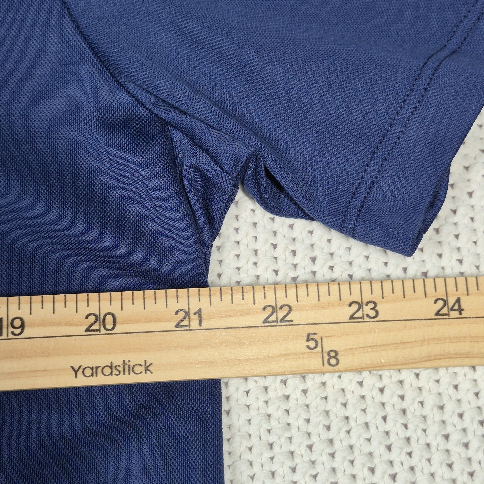 Tommy Bahama Throne Blue Crew Neck Short Sleeve T-Shirt Size Medium Soft Touch